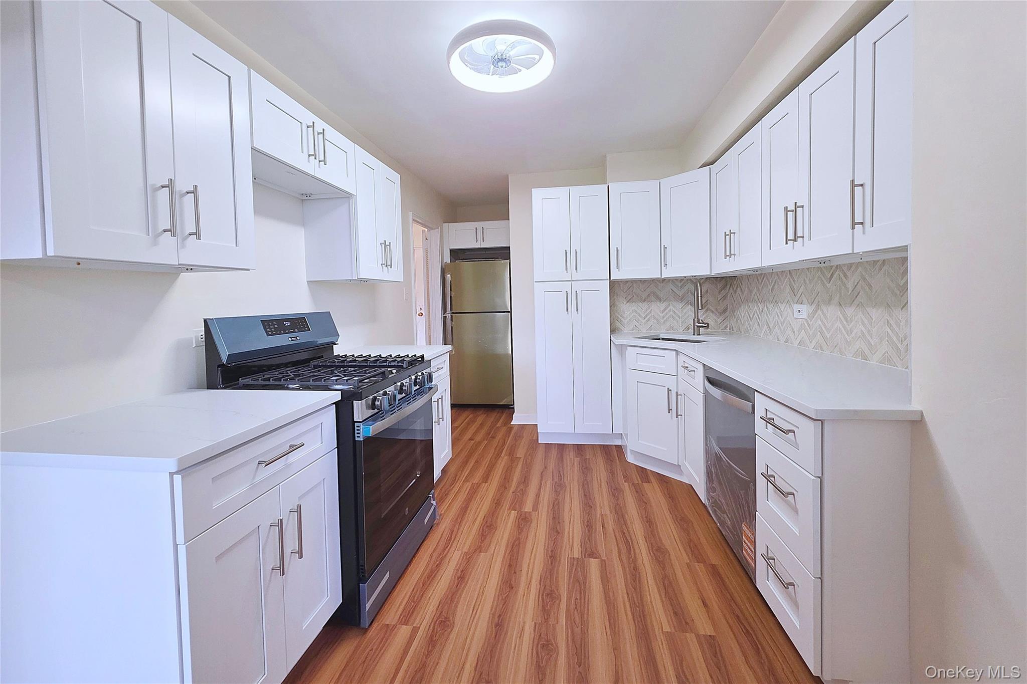 212-30 23rd Ave # 1H, Bayside, NY 11360