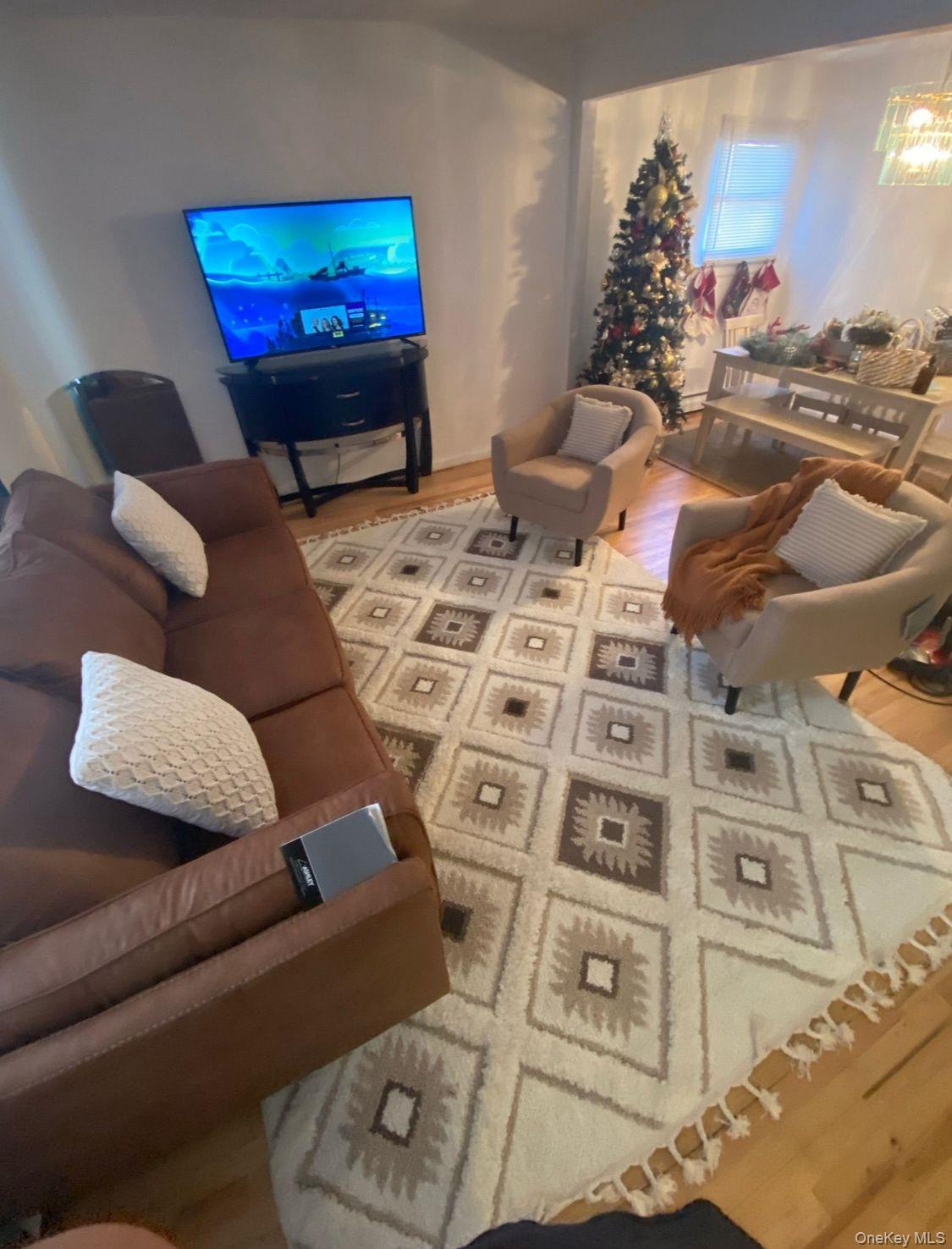 37 Broadway, West Babylon, NY 11704