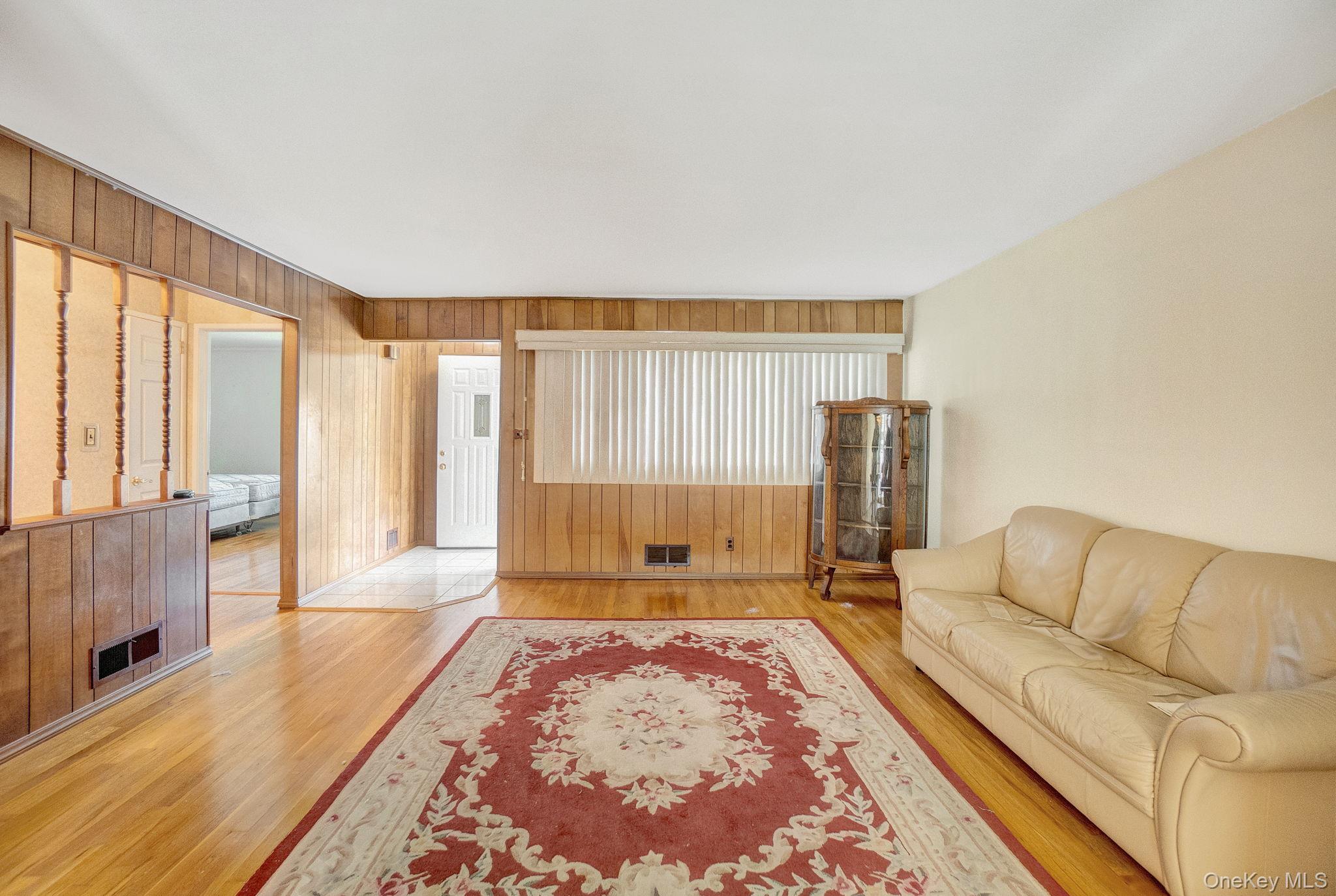 58 Lehigh Lane, Hicksville, NY 11801