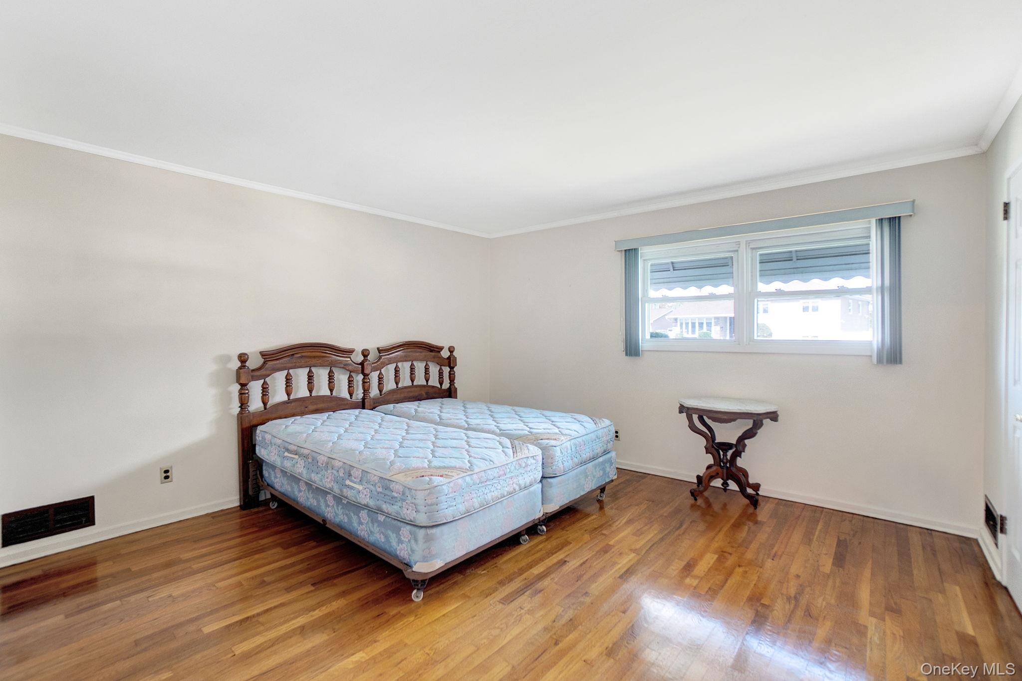 58 Lehigh Lane, Hicksville, NY 11801