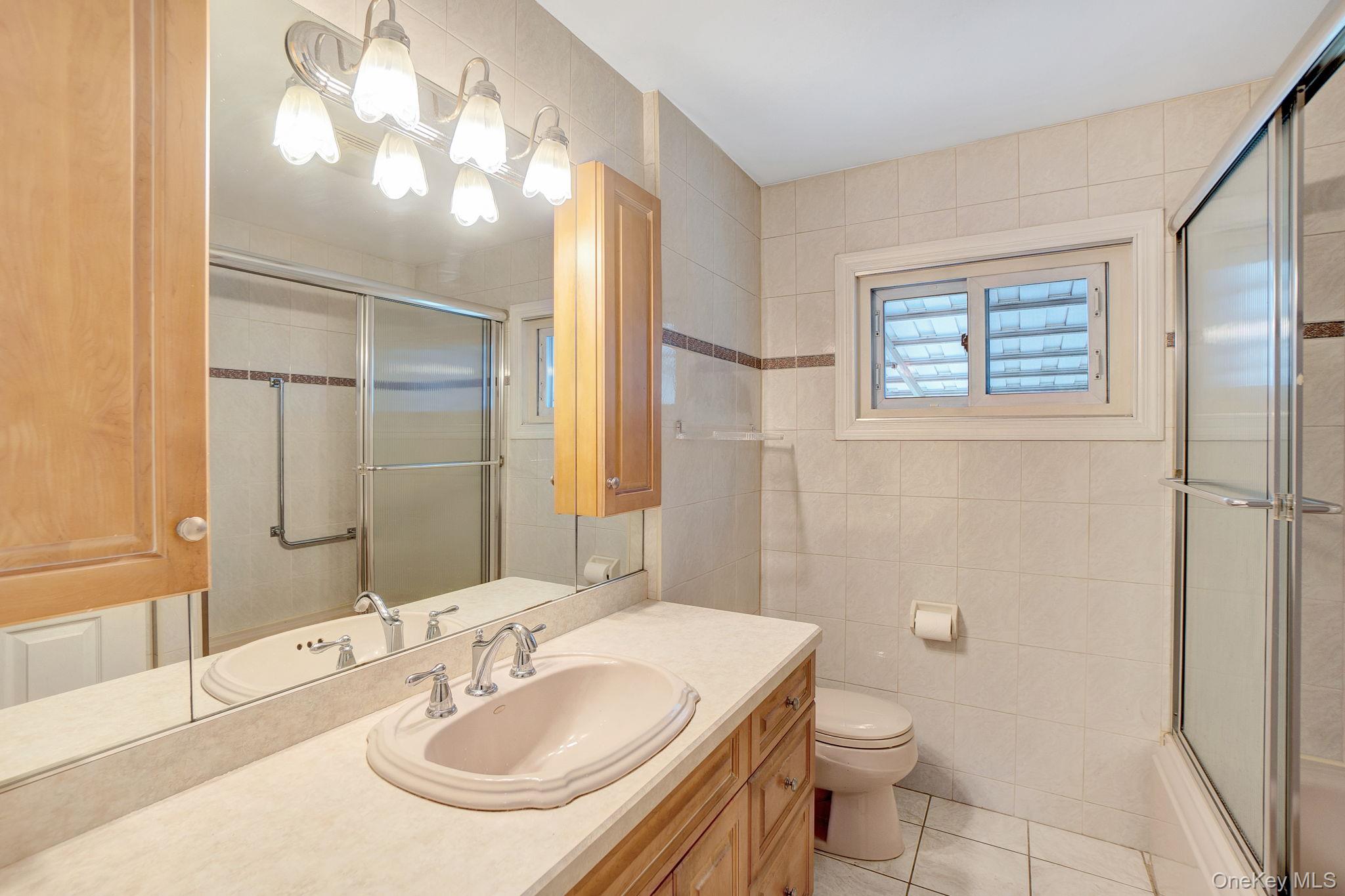 58 Lehigh Lane, Hicksville, NY 11801