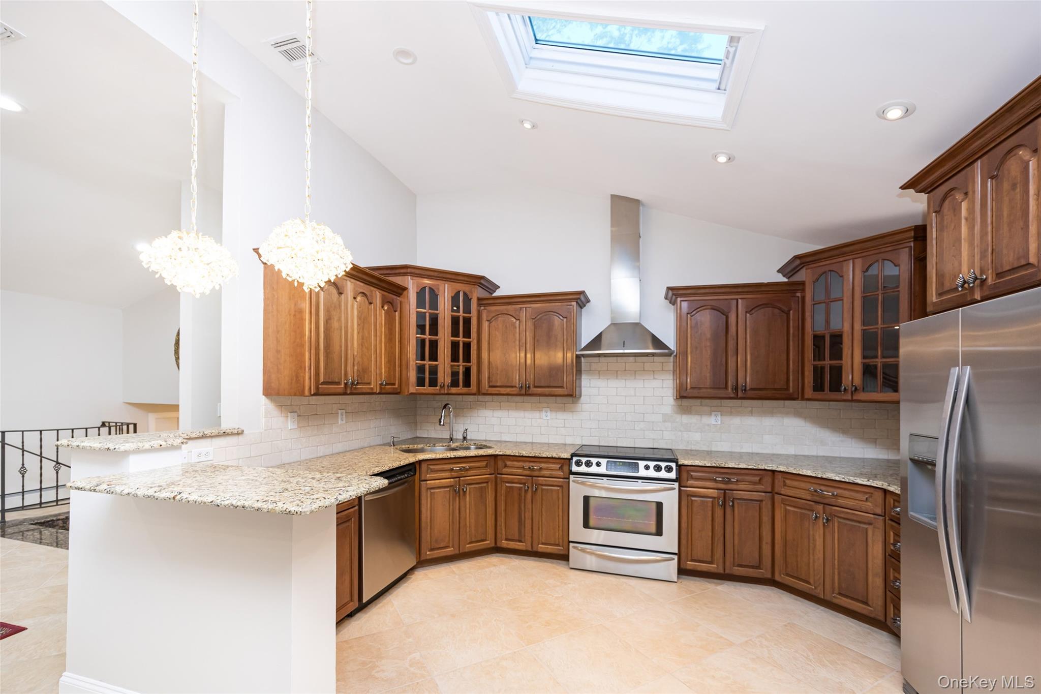 36 Red Spring Lane, Glen Cove, NY 11542