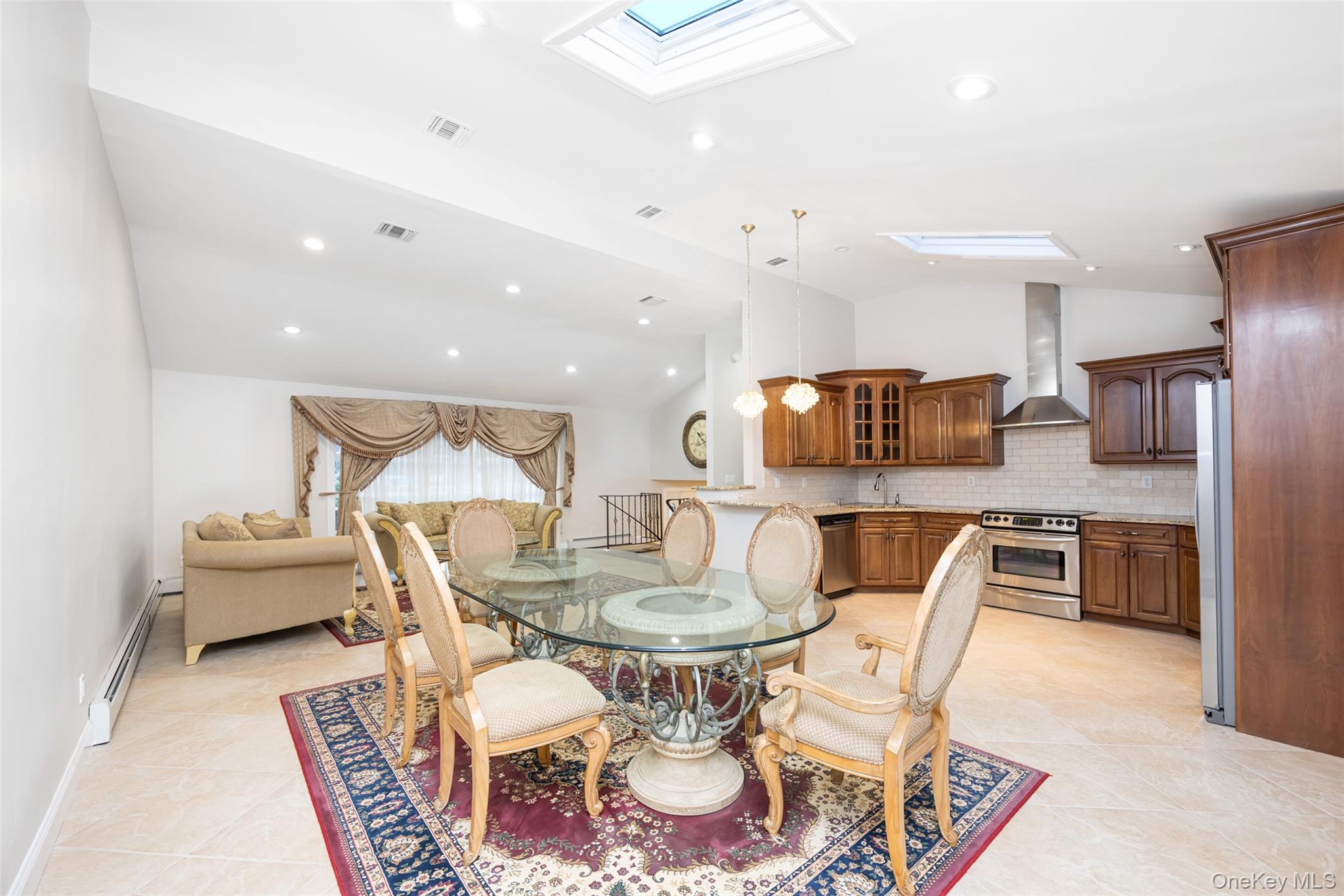 36 Red Spring Lane, Glen Cove, NY 11542