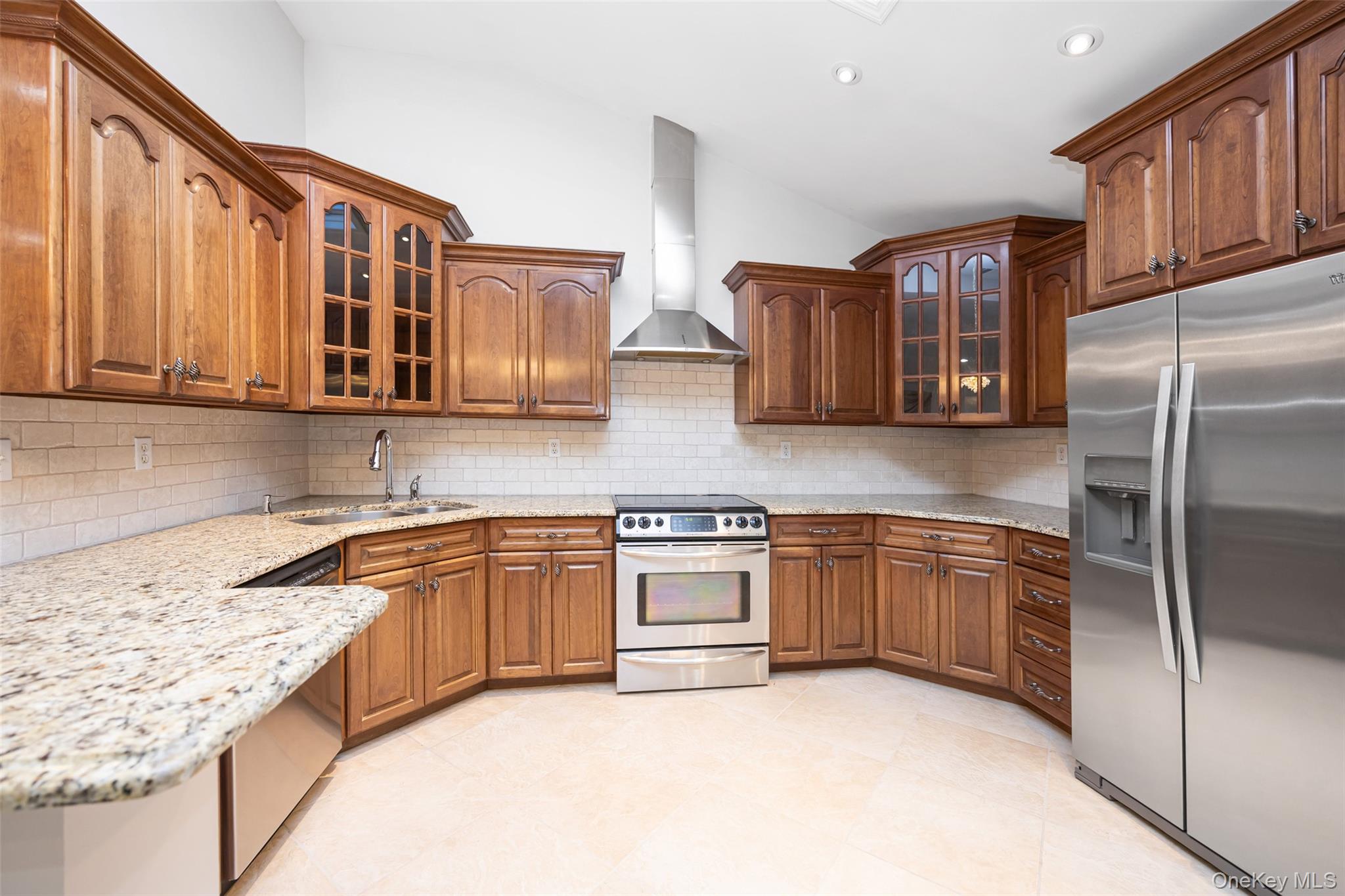 36 Red Spring Lane, Glen Cove, NY 11542