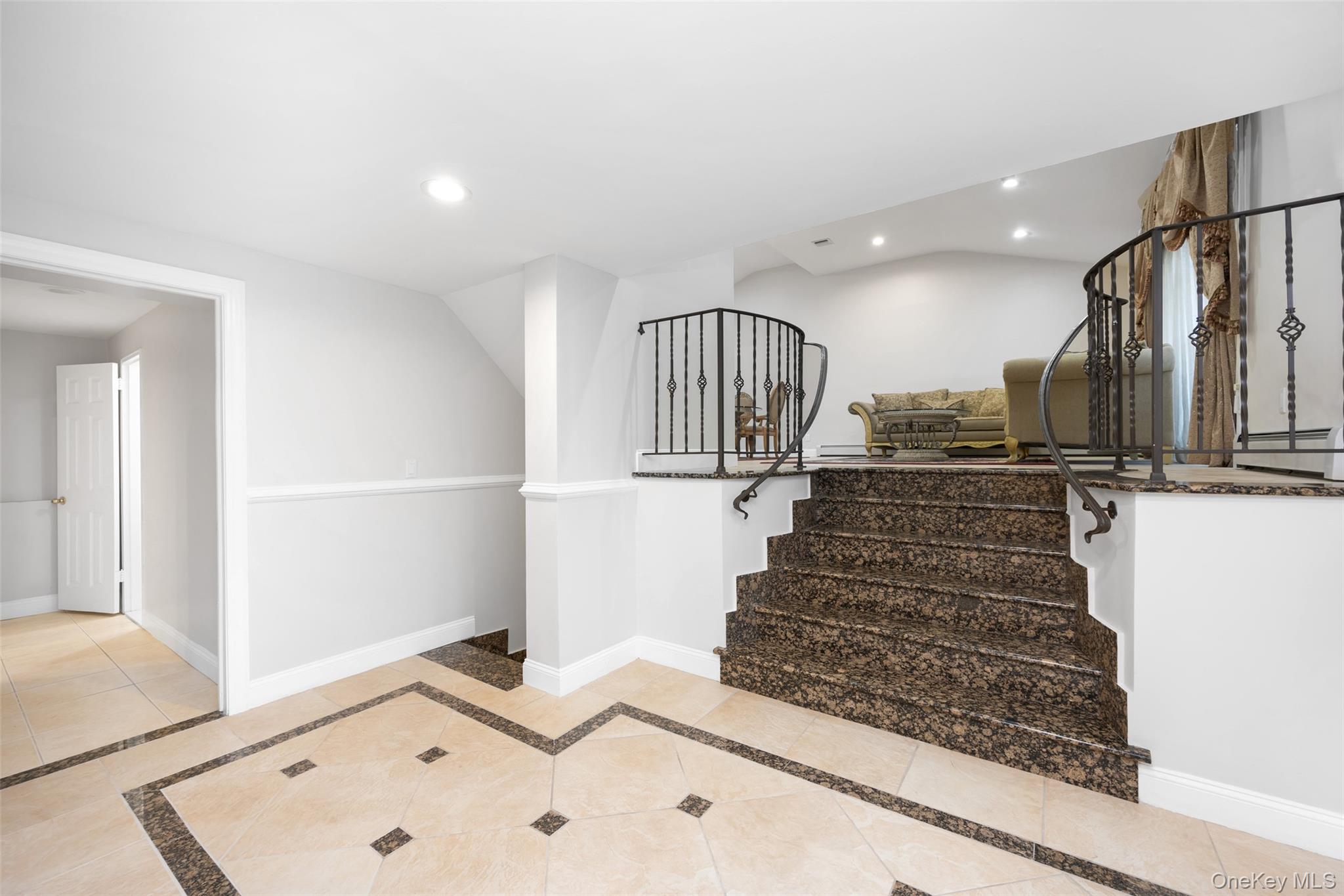 36 Red Spring Lane, Glen Cove, NY 11542