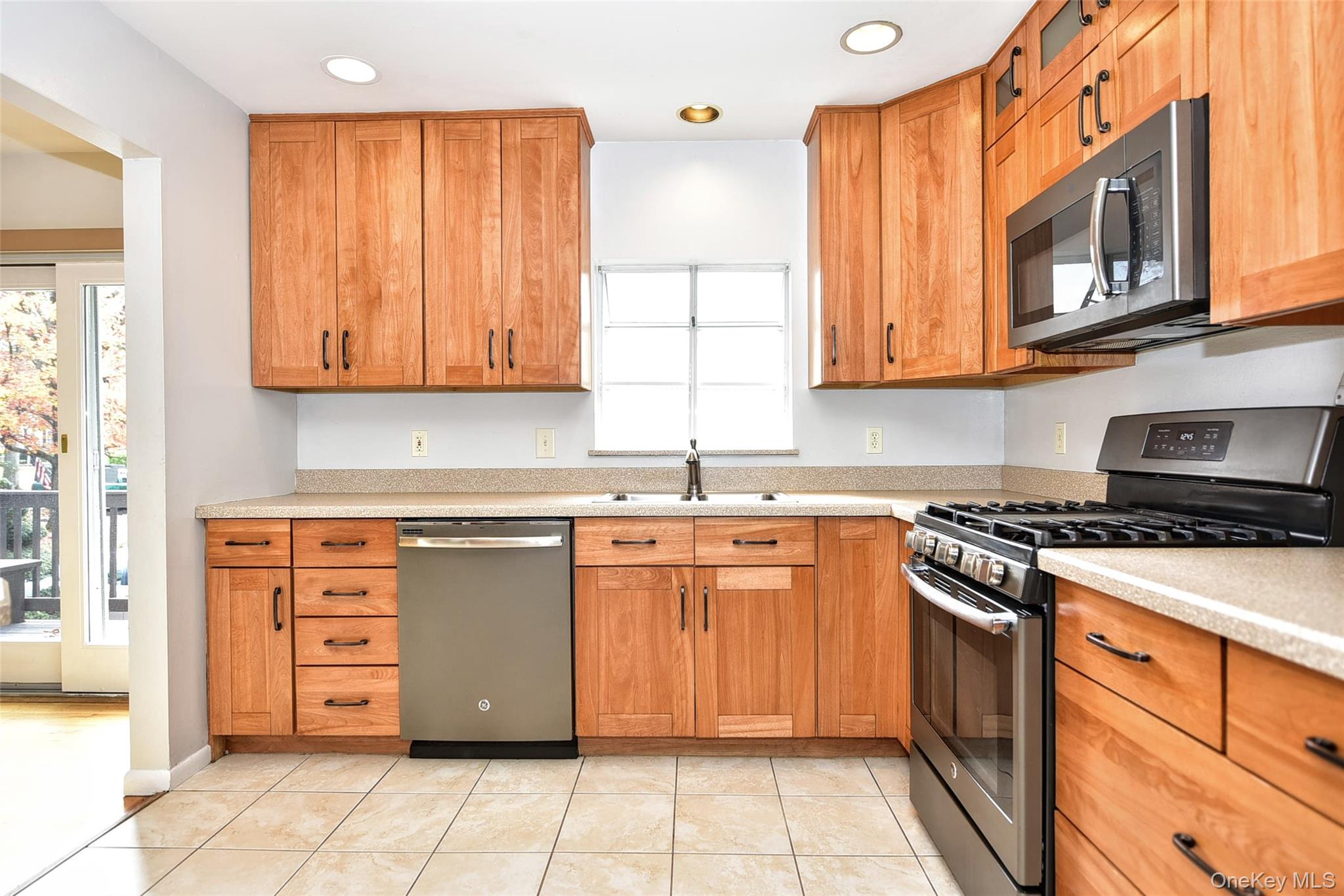 33 S Hillcrest Road, Suffern, NY 10901