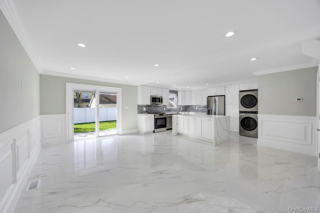 41 Perry Street, Hempstead, NY 11550