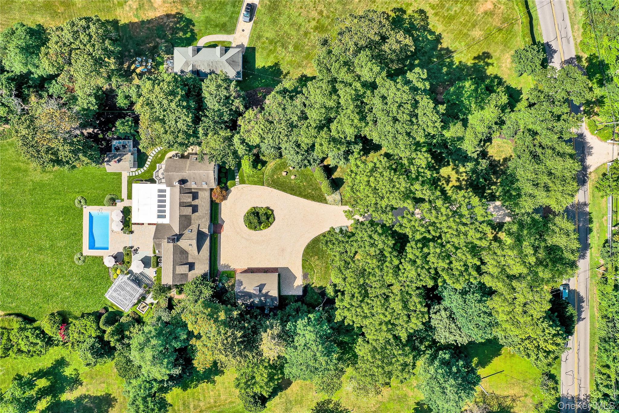 111 Old Field Road, Setauket, NY 11733