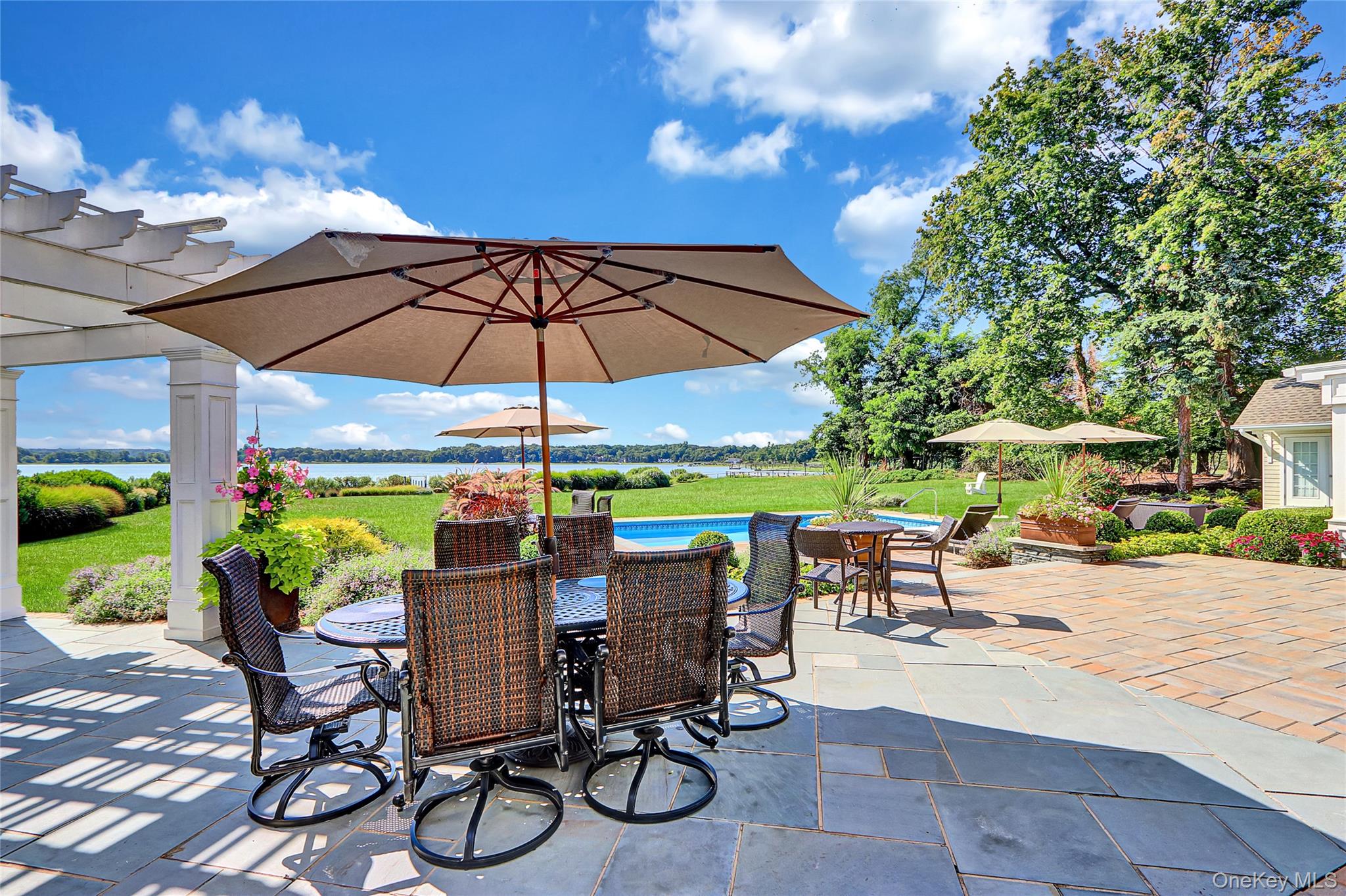 111 Old Field Road, Setauket, NY 11733