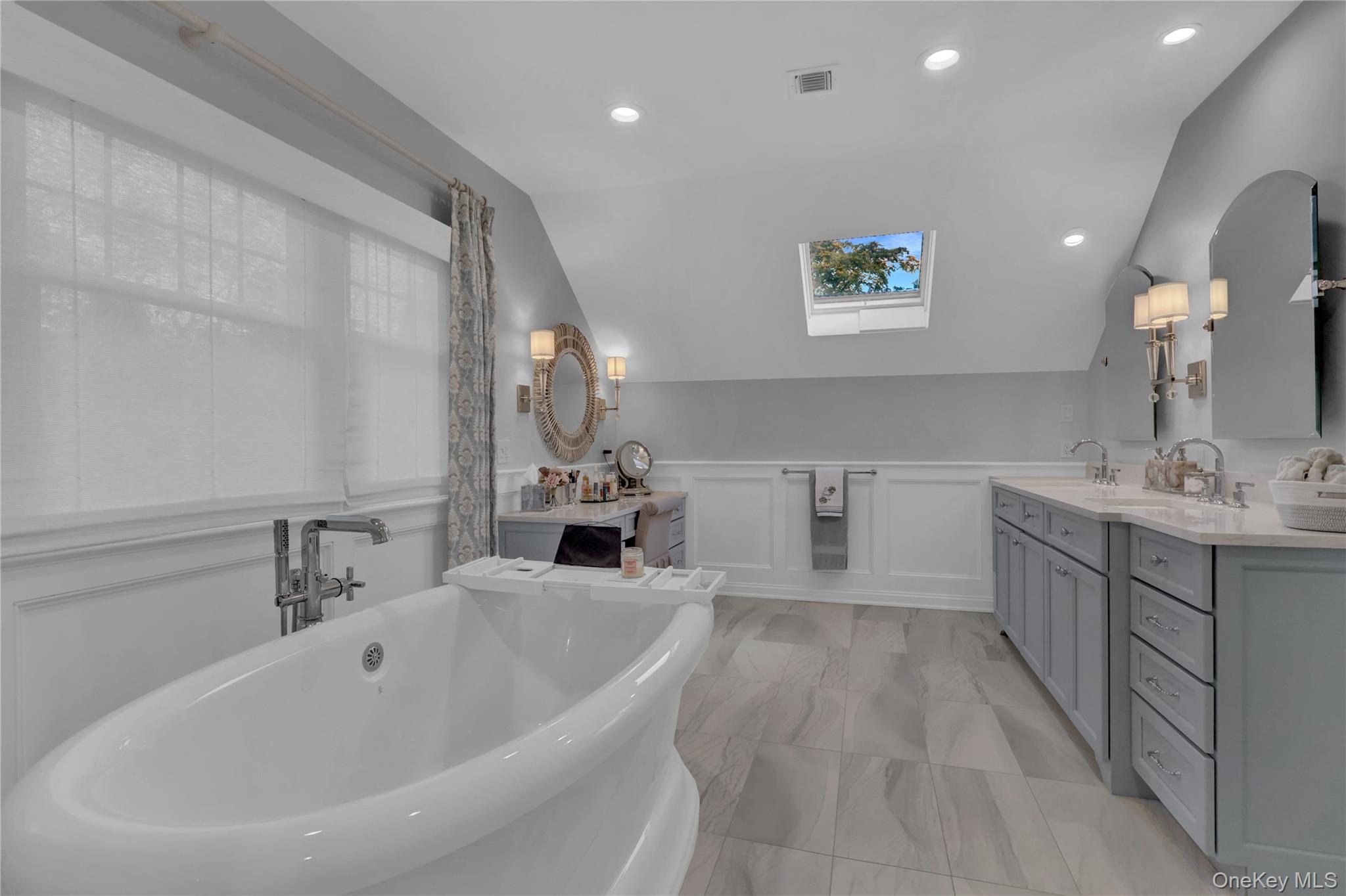 111 Old Field Road, Setauket, NY 11733