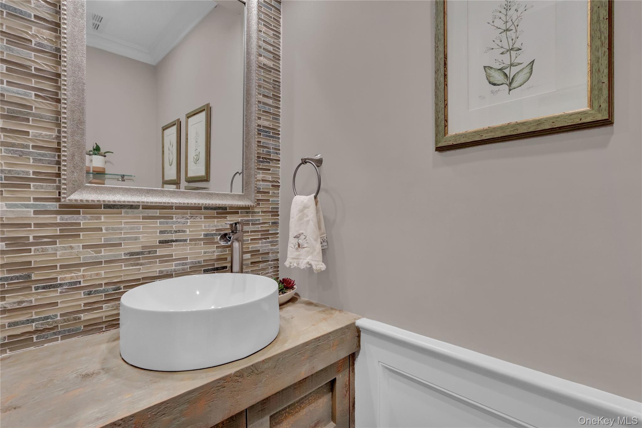 111 Old Field Road, Setauket, NY 11733