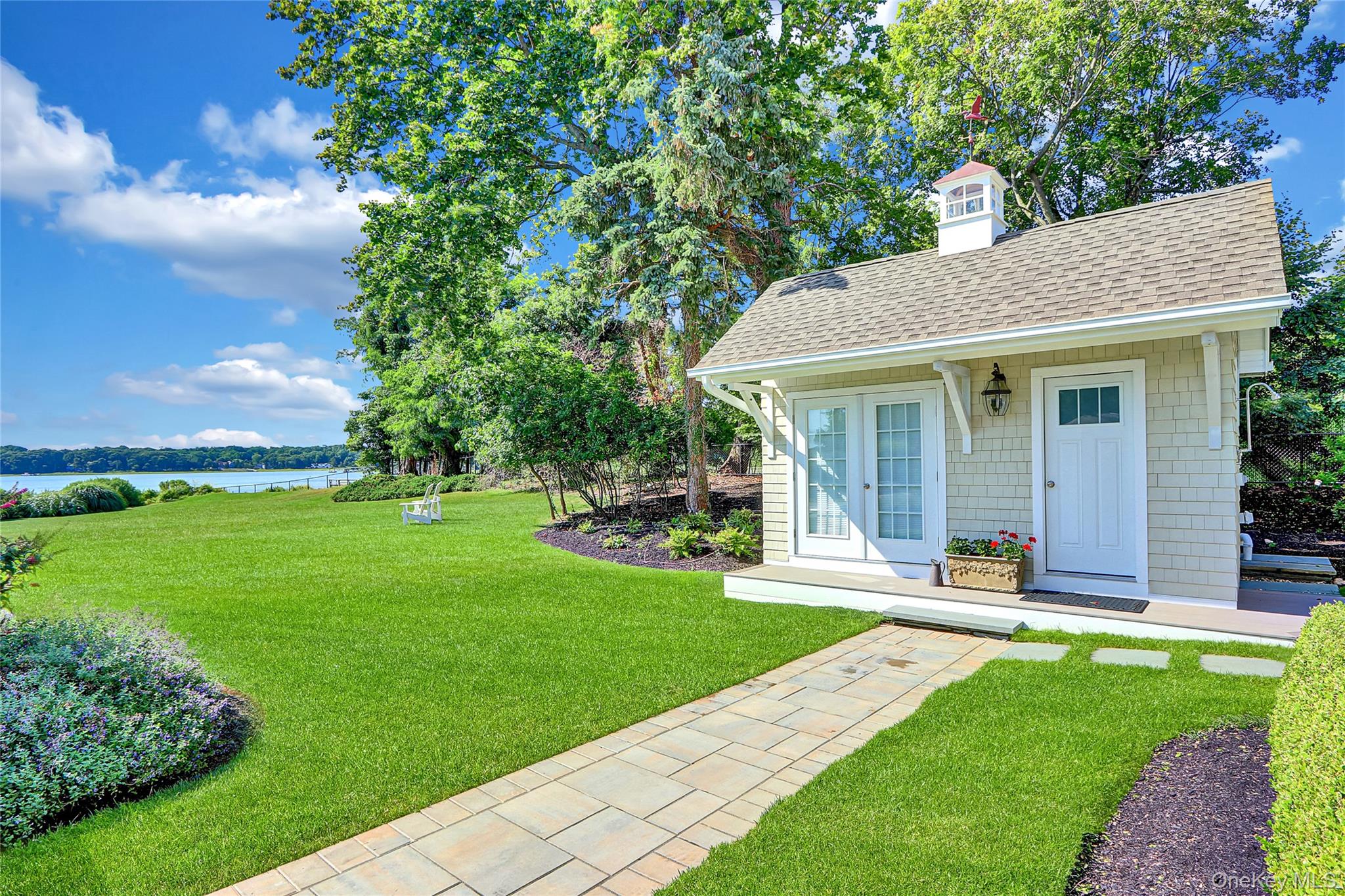 111 Old Field Road, Setauket, NY 11733