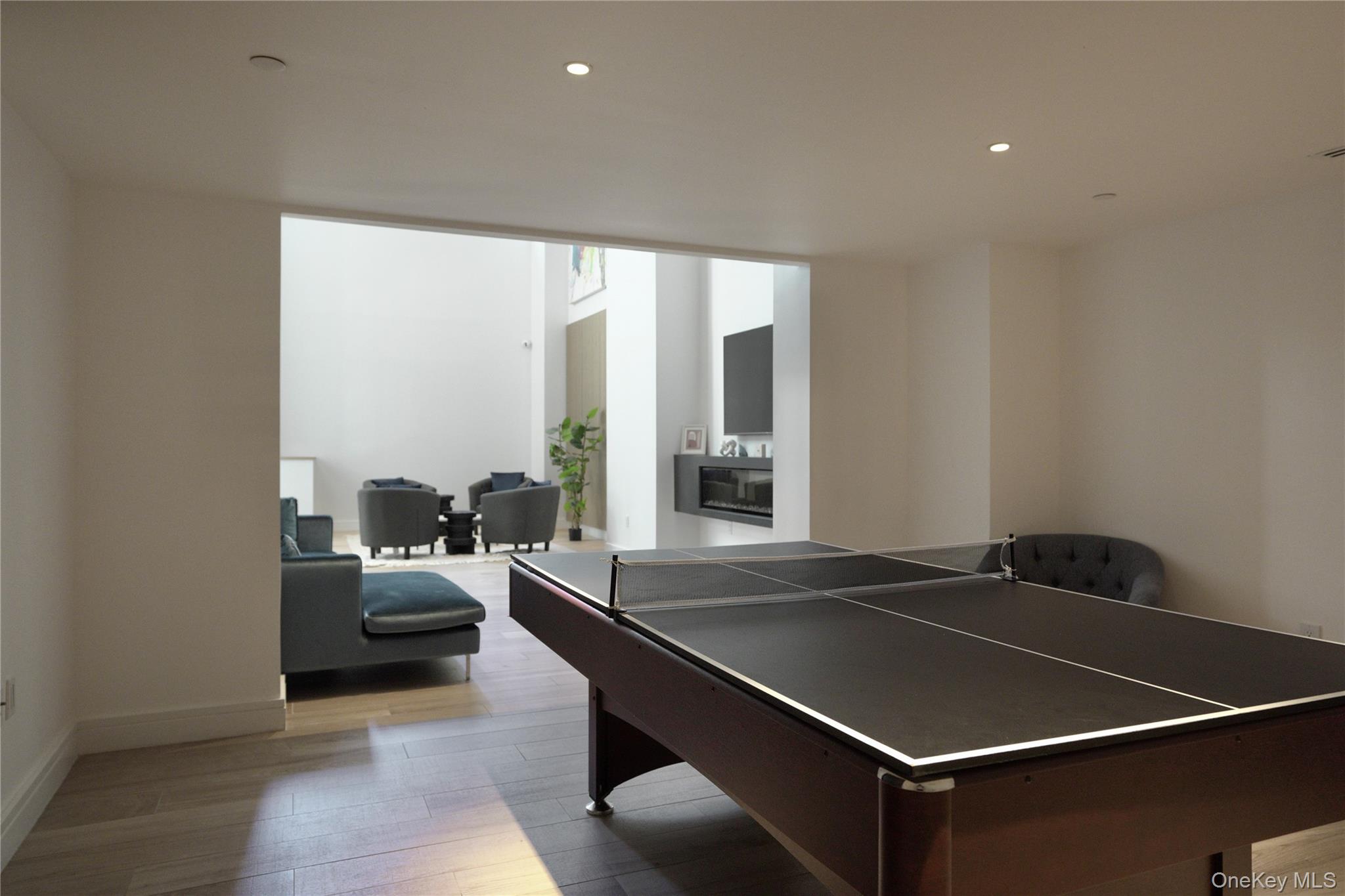 2416 Queens Plaza S # 2D, Long Island City, NY 11101