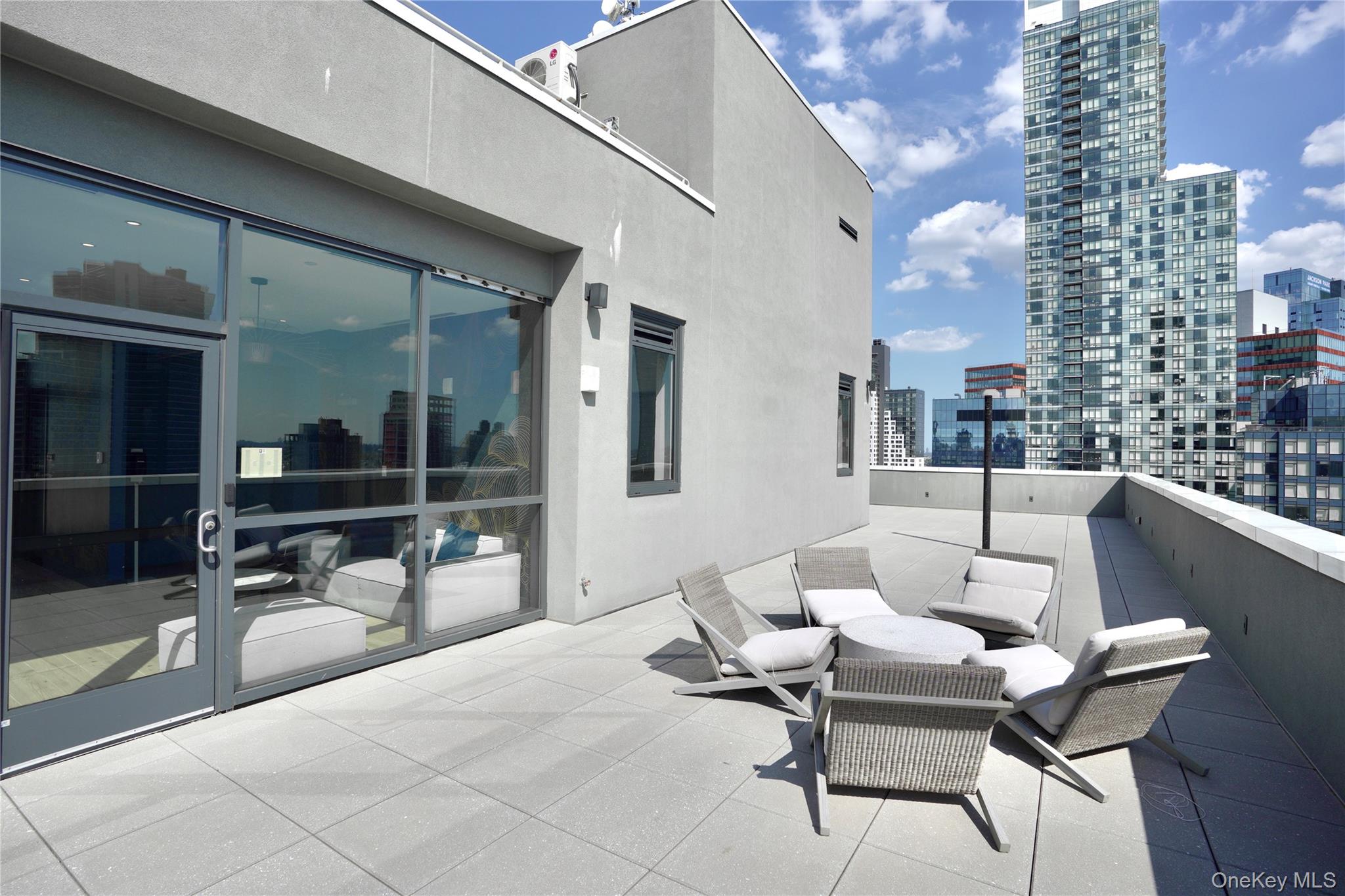 2416 Queens Plaza S # 2D, Long Island City, NY 11101