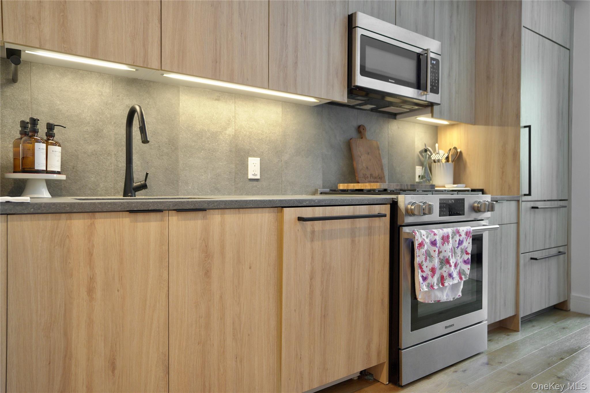 2416 Queens Plaza S # 2D, Long Island City, NY 11101