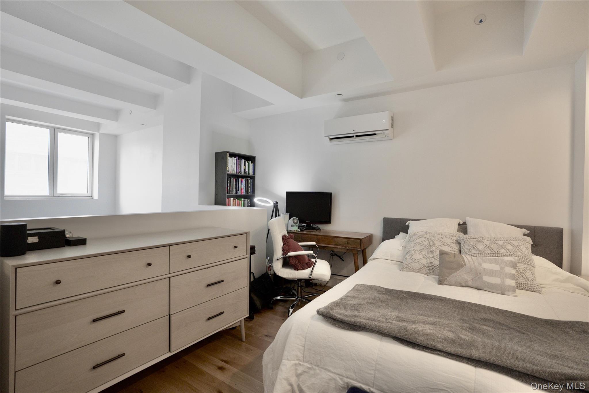 2416 Queens Plaza S # 2D, Long Island City, NY 11101