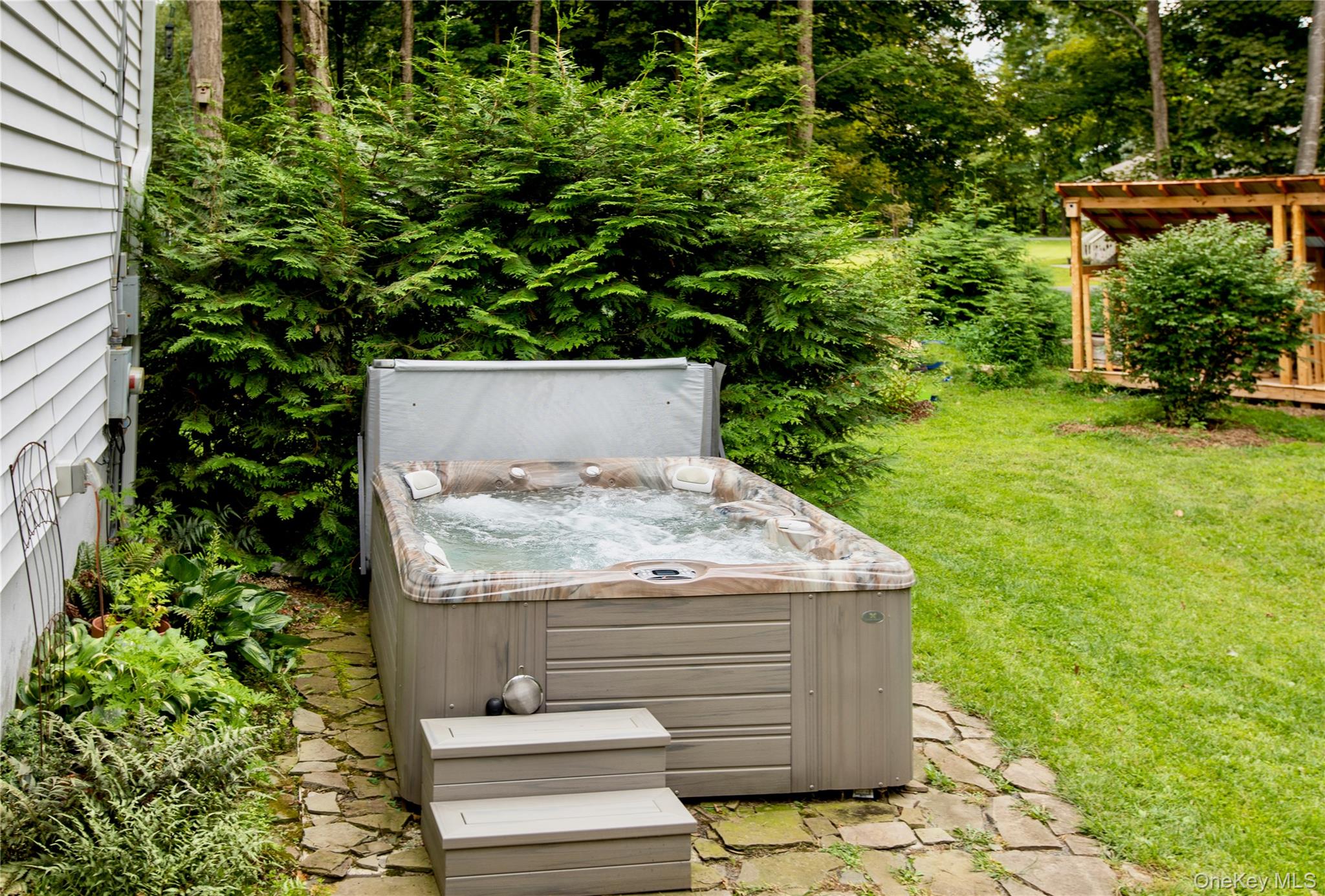 424 Tongore Way, Stone Ridge, NY 12401