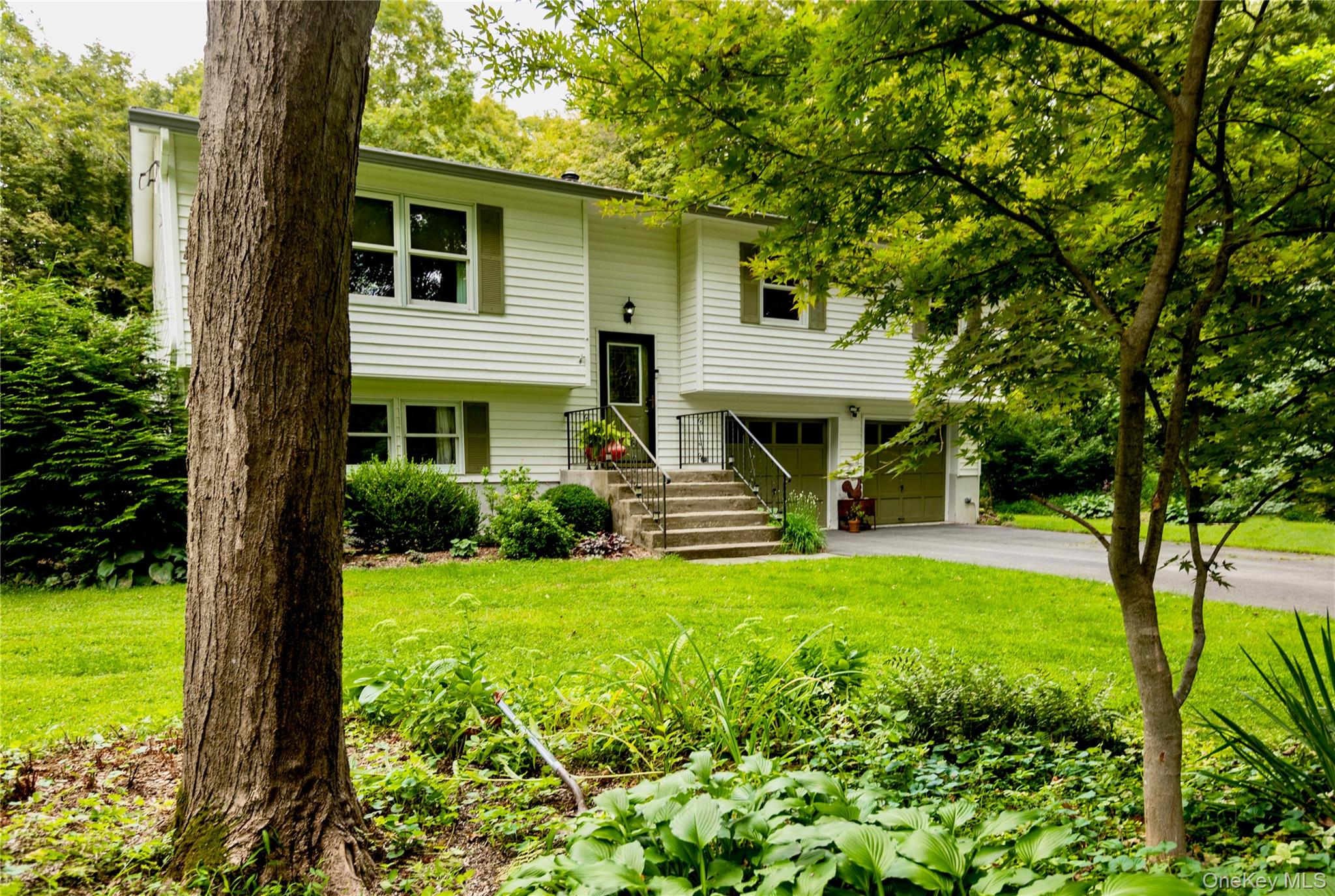 424 Tongore Way, Stone Ridge, NY 12401