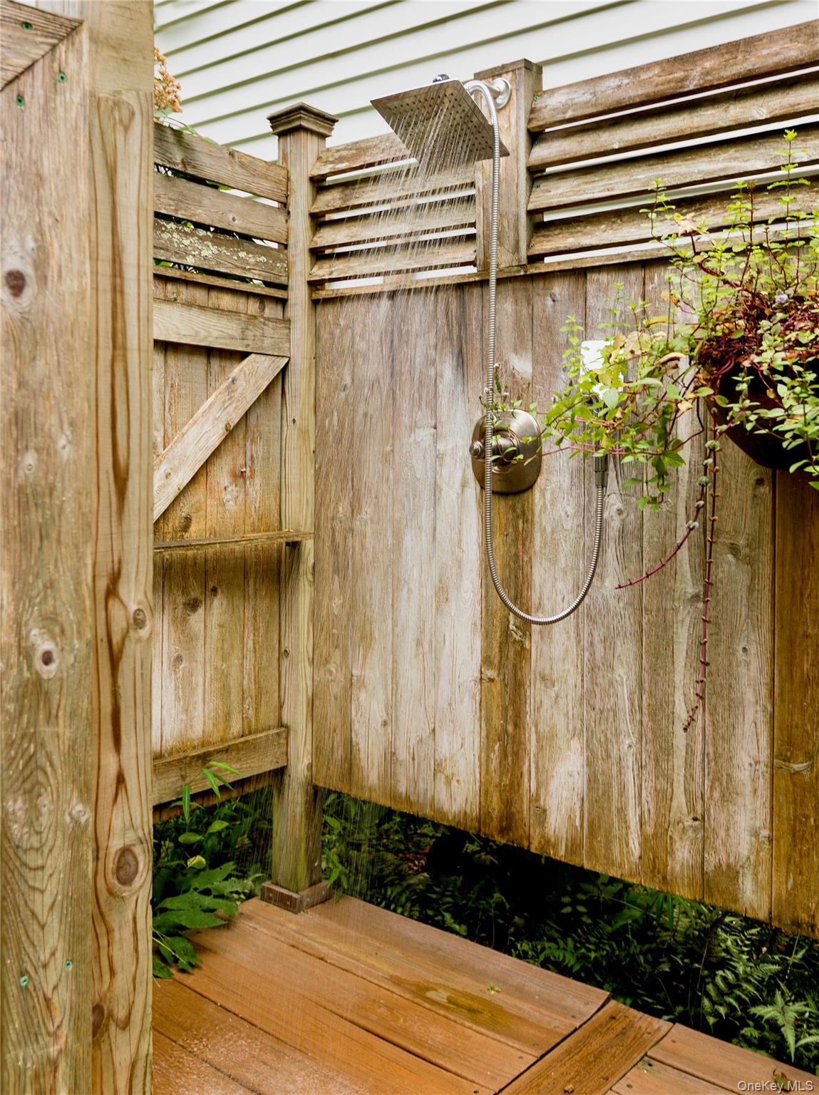 424 Tongore Way, Stone Ridge, NY 12401