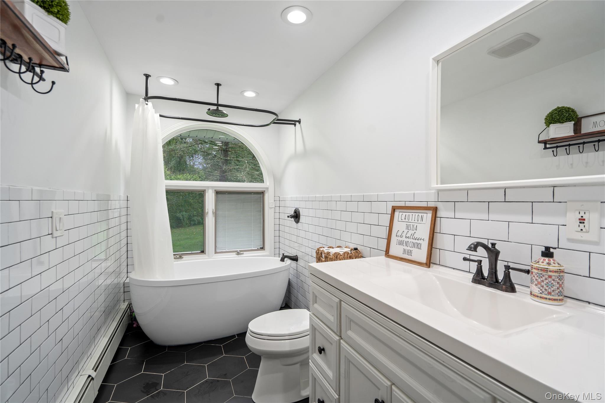 14 S Hollow Road, Dix Hills, NY 11746