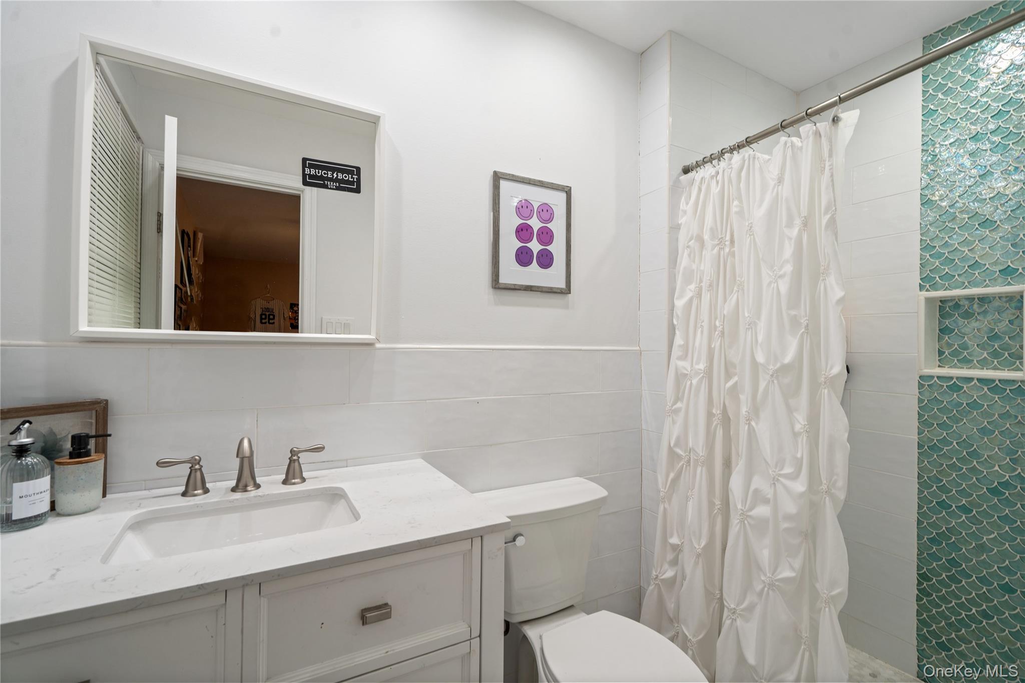 14 S Hollow Road, Dix Hills, NY 11746