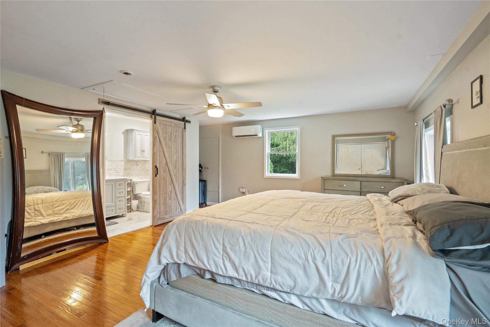 14 S Hollow Road, Dix Hills, NY 11746