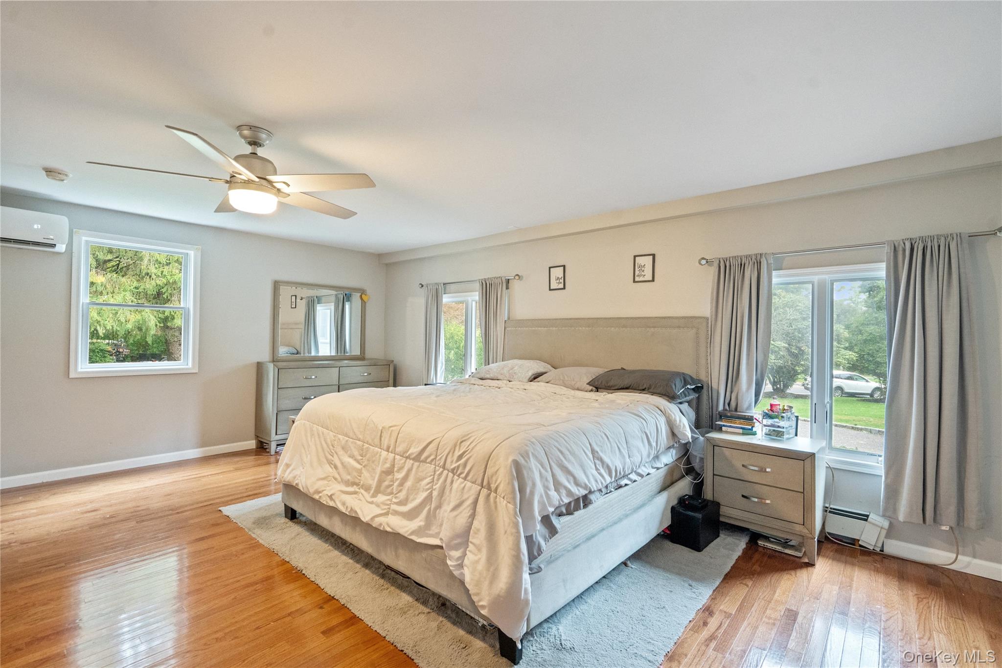 14 S Hollow Road, Dix Hills, NY 11746