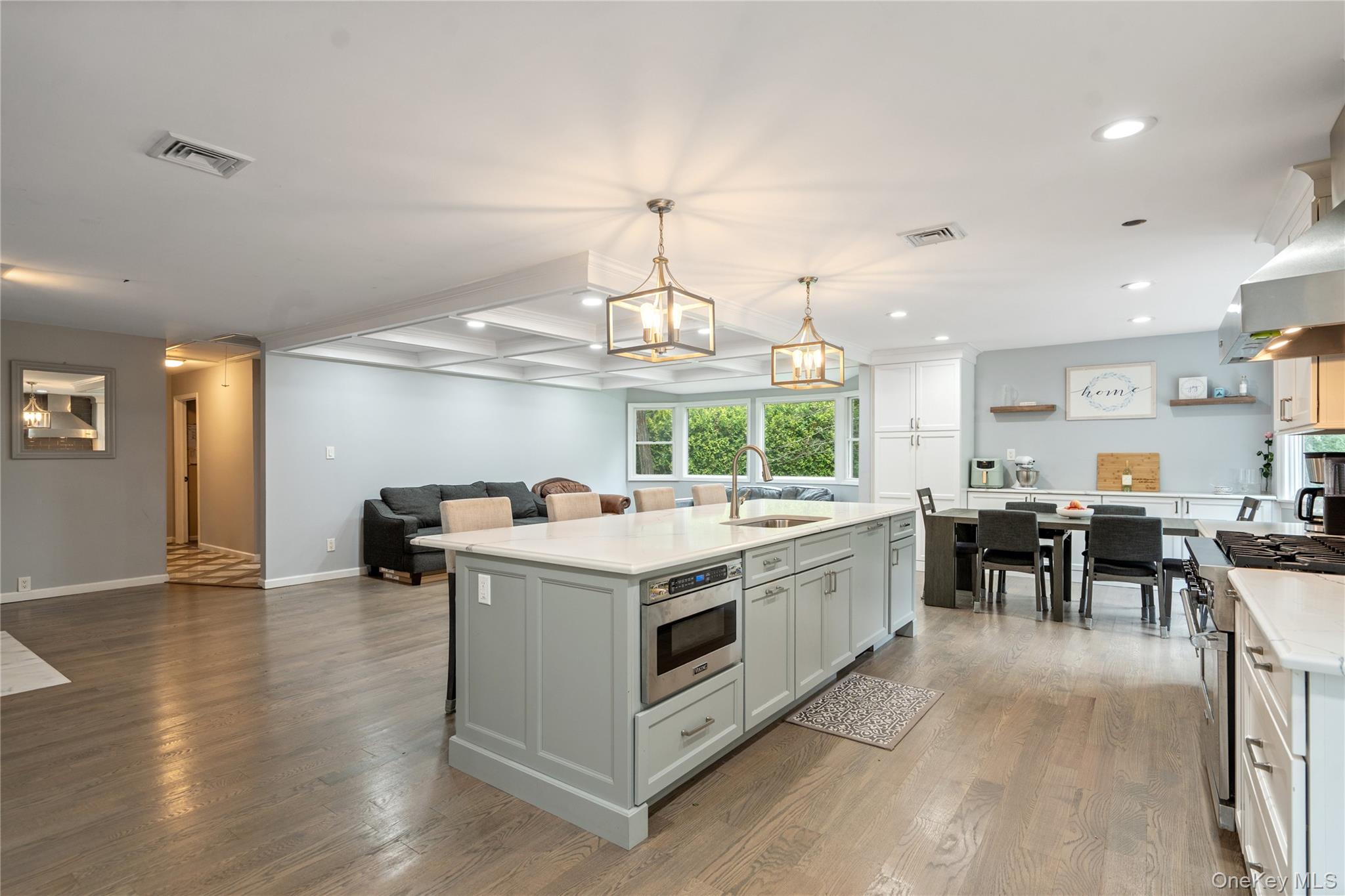 14 S Hollow Road, Dix Hills, NY 11746