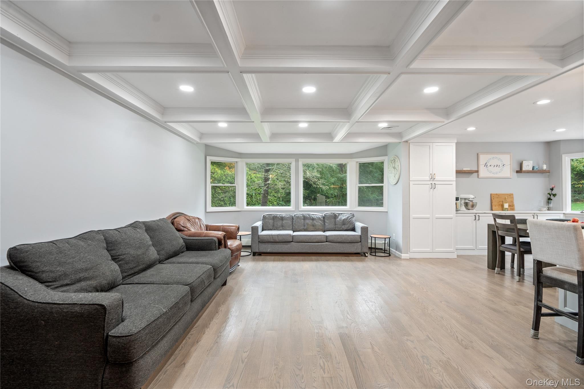 14 S Hollow Road, Dix Hills, NY 11746