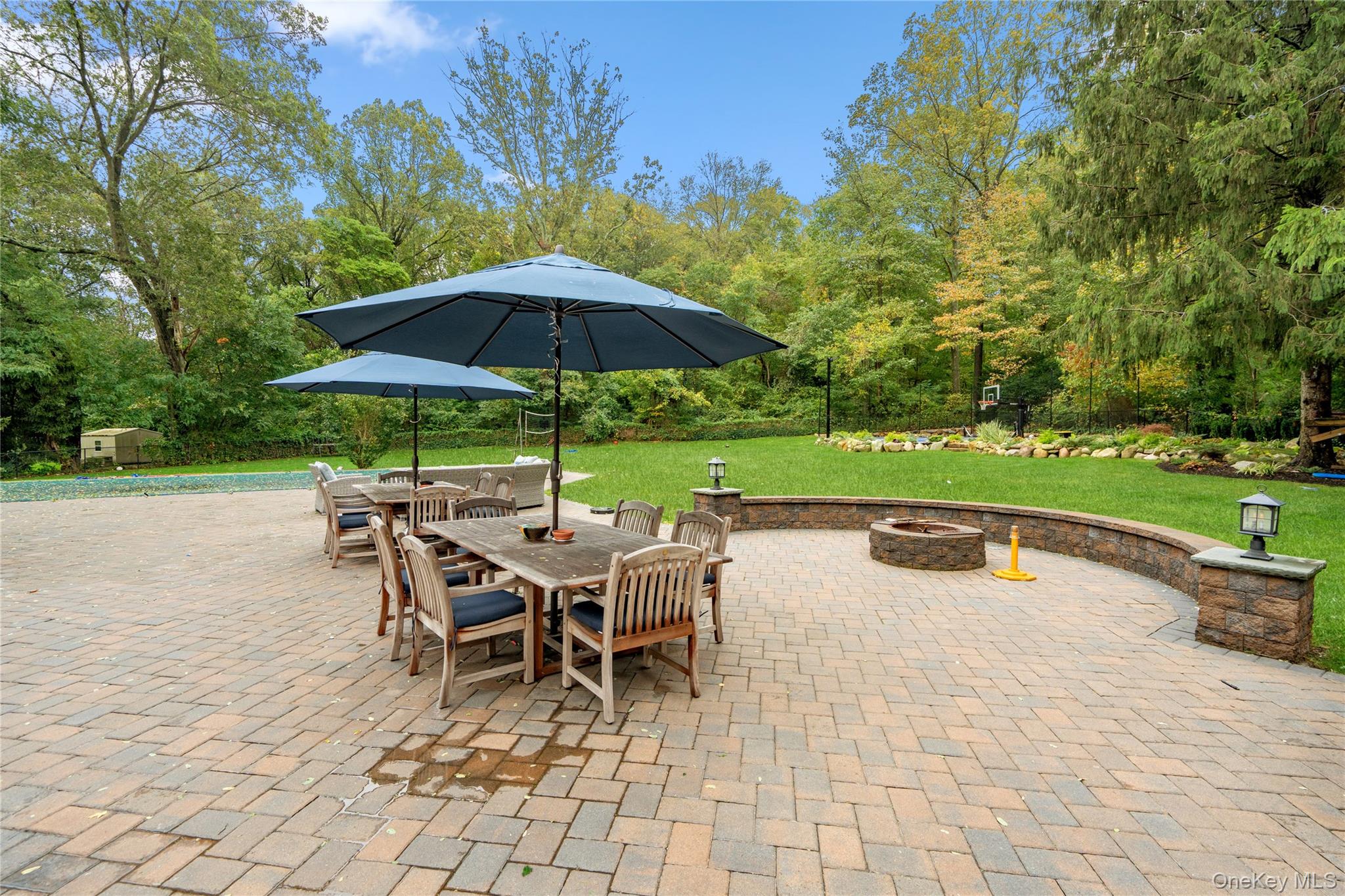 14 S Hollow Road, Dix Hills, NY 11746