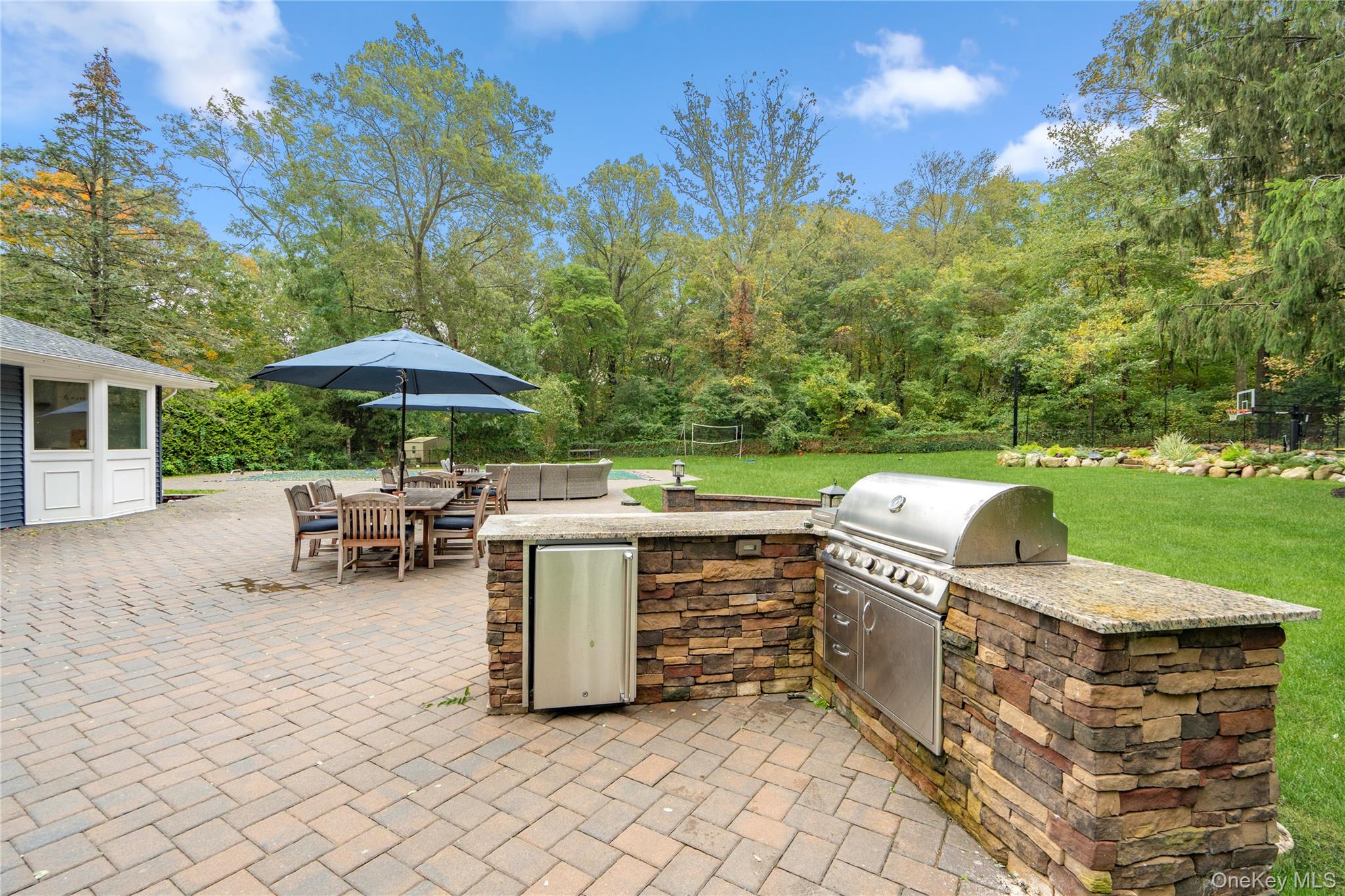 14 S Hollow Road, Dix Hills, NY 11746