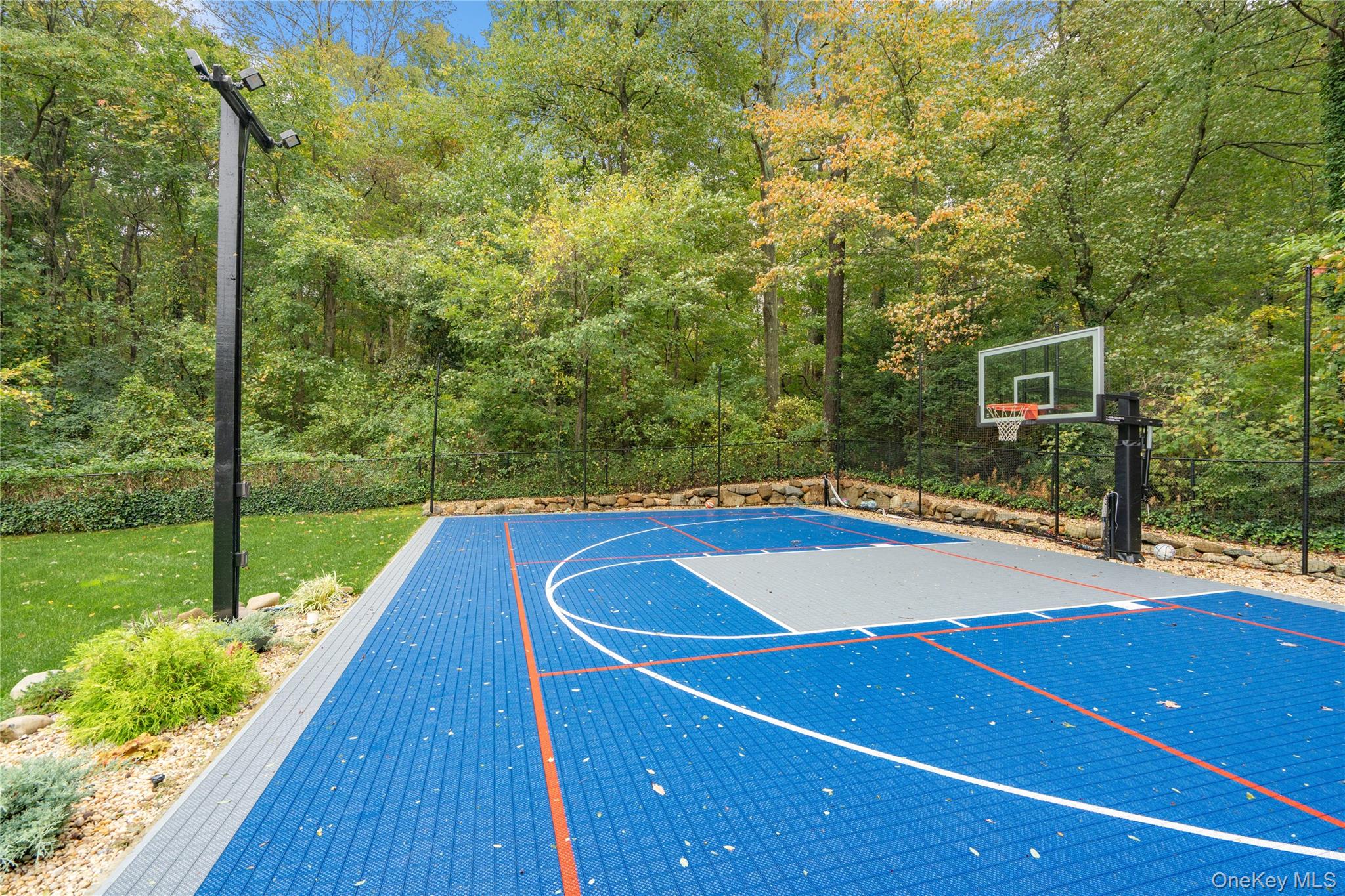 14 S Hollow Road, Dix Hills, NY 11746