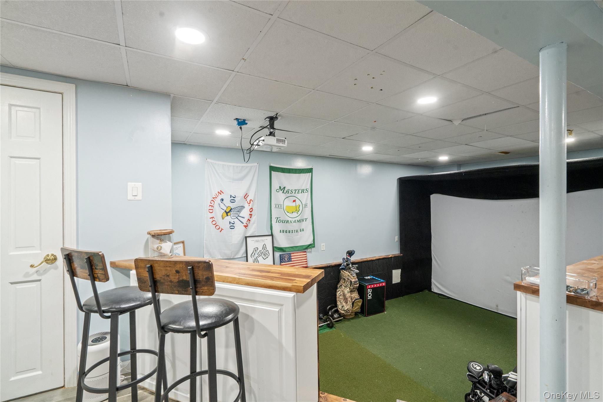 14 S Hollow Road, Dix Hills, NY 11746