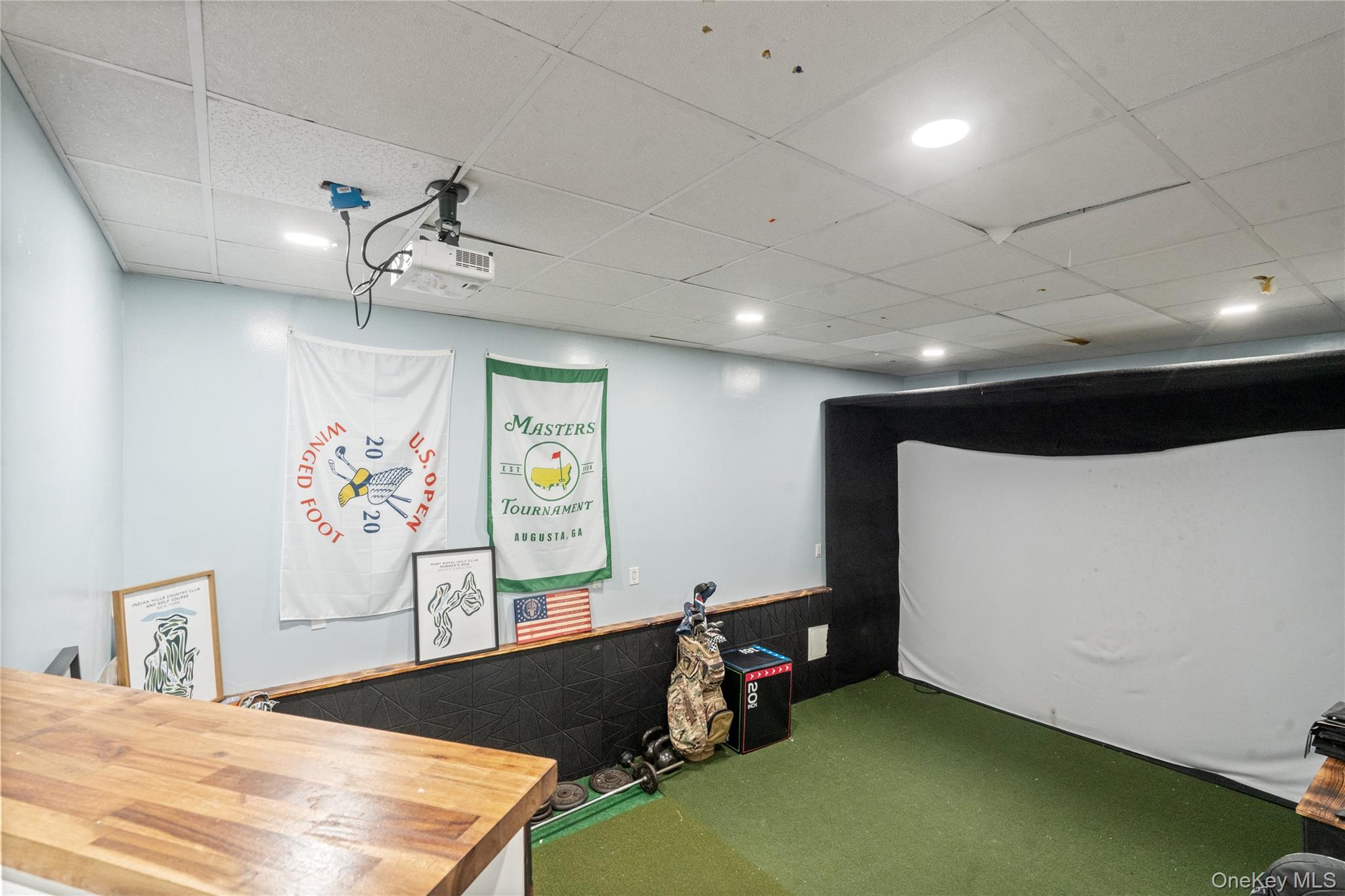 14 S Hollow Road, Dix Hills, NY 11746