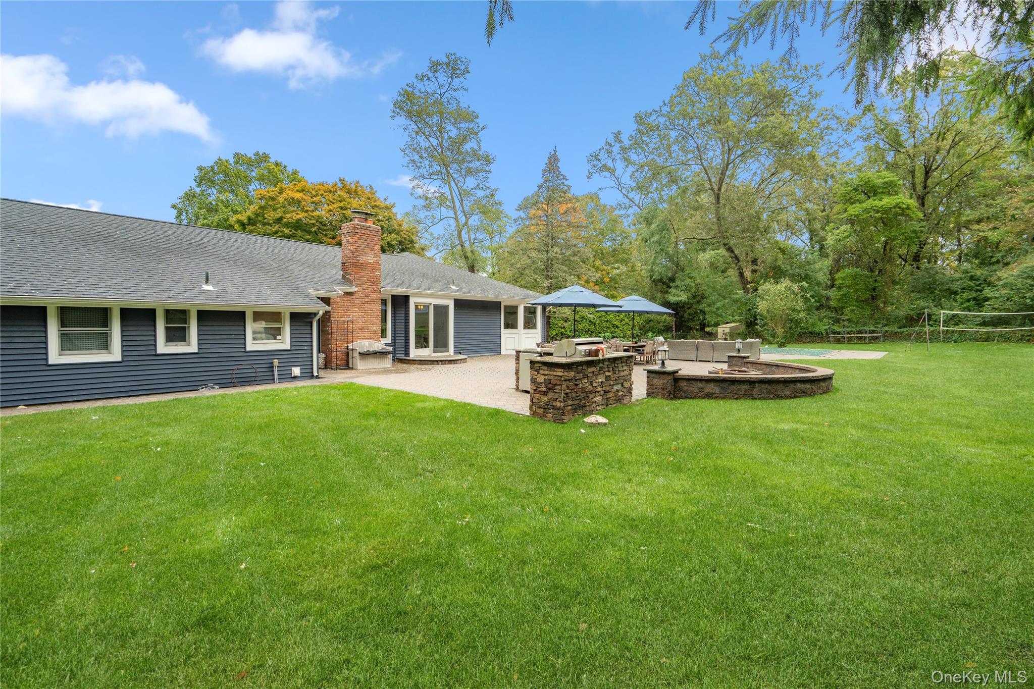 14 S Hollow Road, Dix Hills, NY 11746