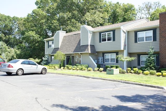 350 Lake Pointe Drive # 350, Middle Island, NY 11953