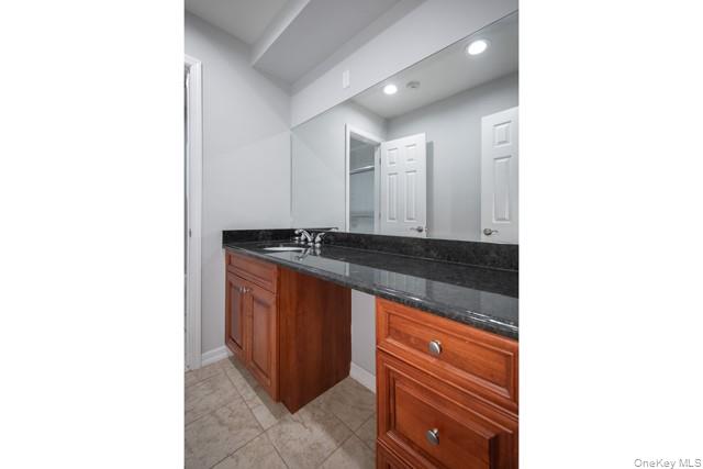 350 Lake Pointe Drive # 350, Middle Island, NY 11953