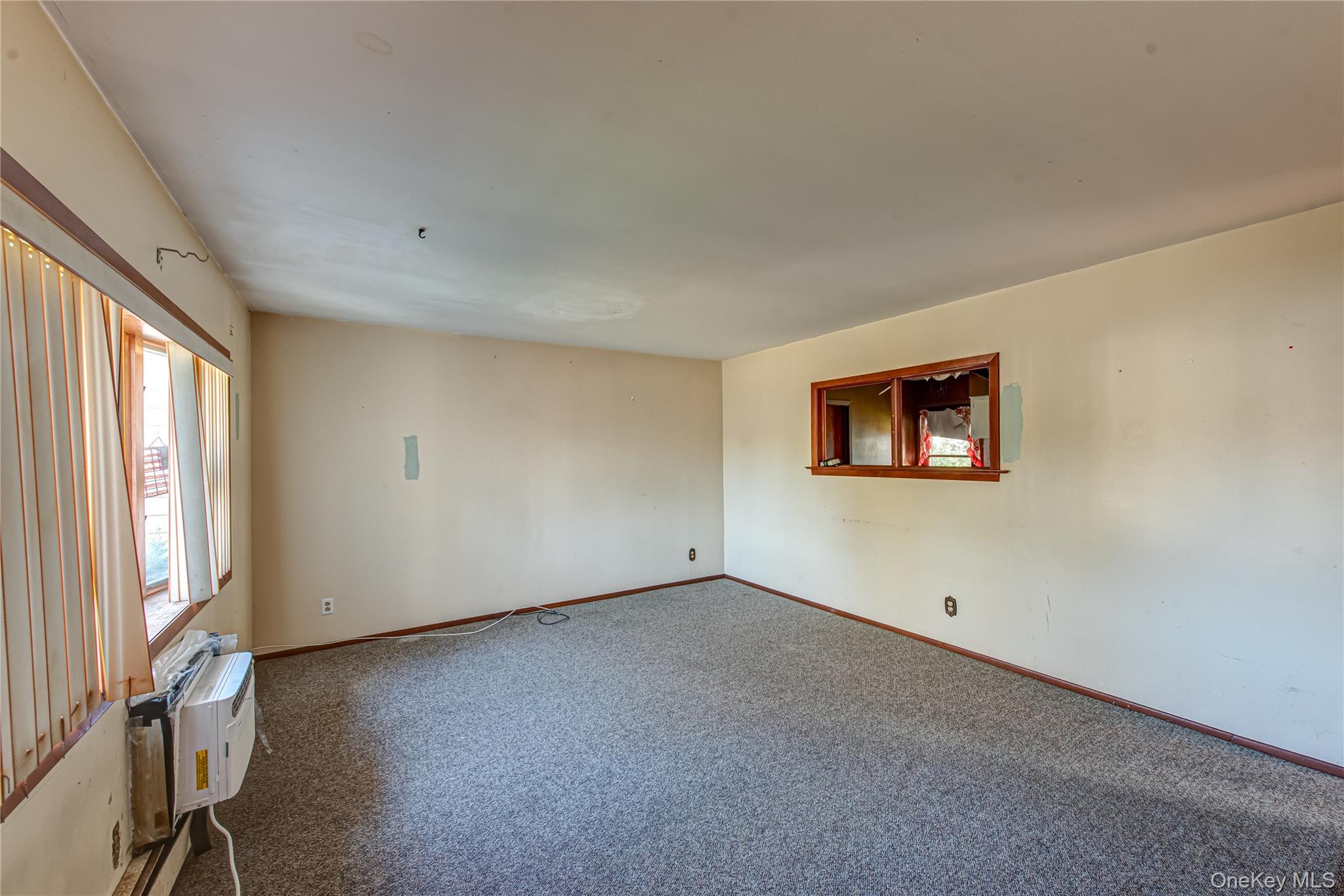 710 S 4th Street, Lindenhurst, NY 11757