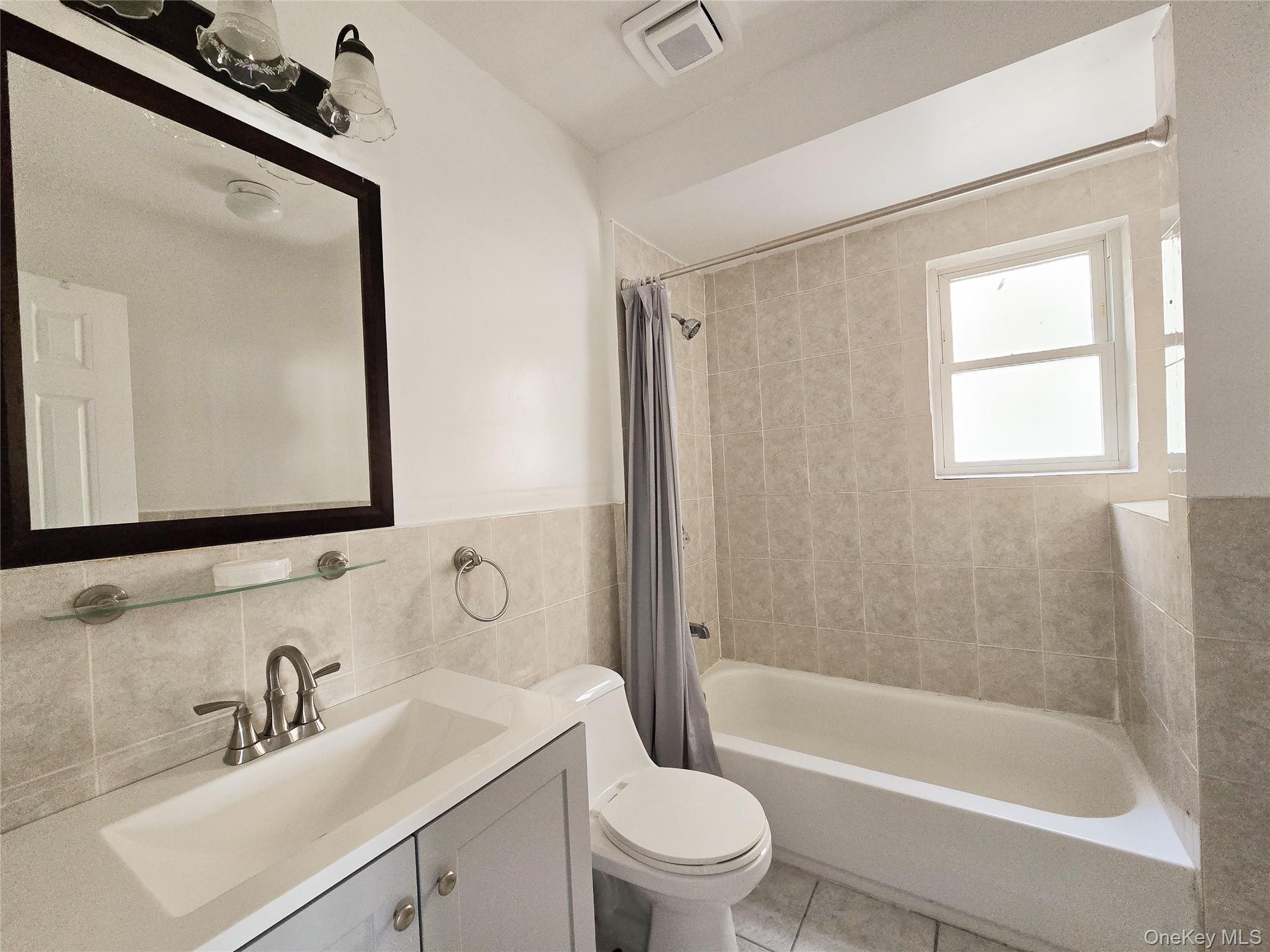 9119 108th Street, Richmond Hill, NY 11418