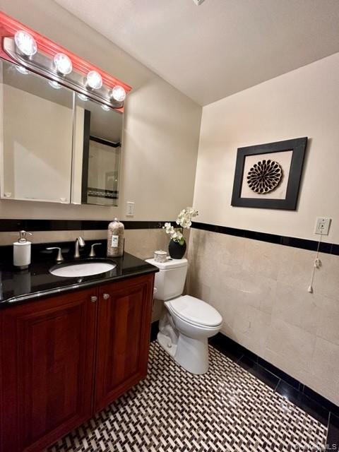 13 Adams Way # 13, Sayville, NY 11782