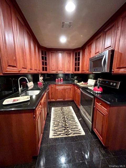 13 Adams Way # 13, Sayville, NY 11782