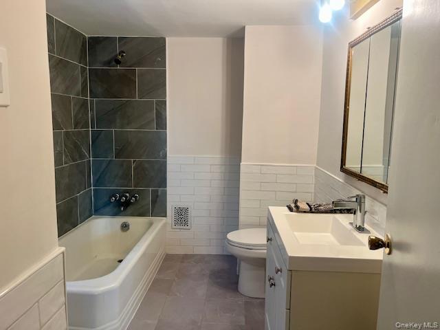 8431 108th Street, Richmond Hill North, NY 11418