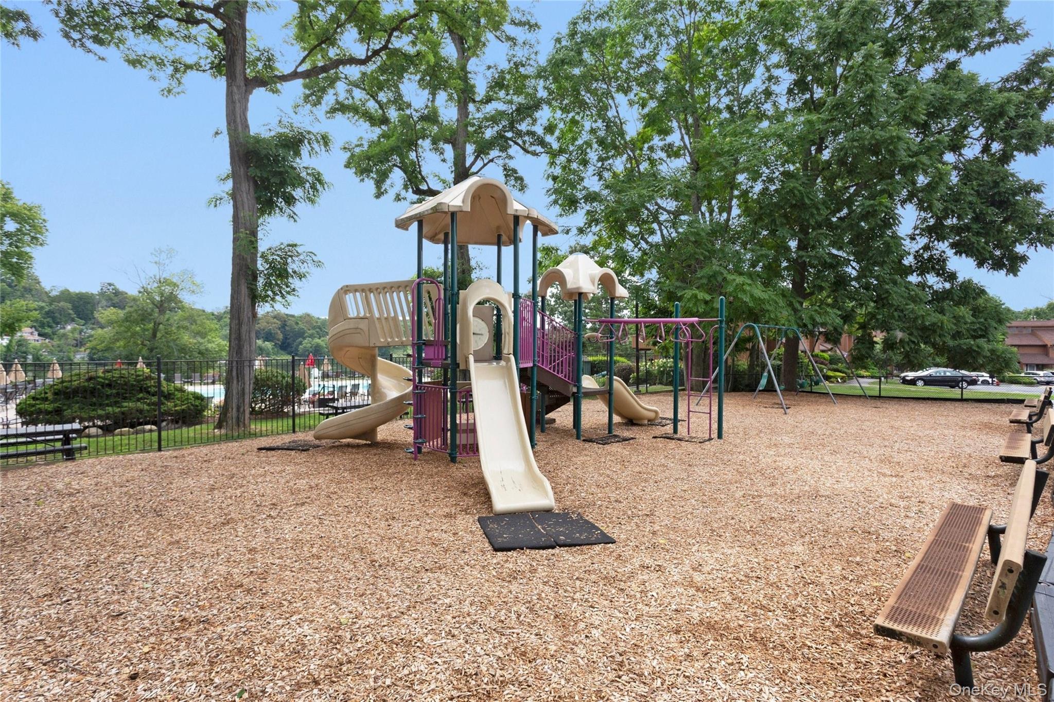 17 Cromwell Place # B, Mohegan Lake, NY 10547