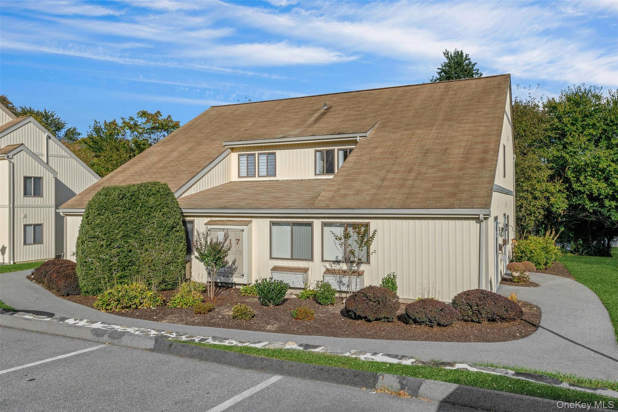 17 Cromwell Place # B, Mohegan Lake, NY 10547