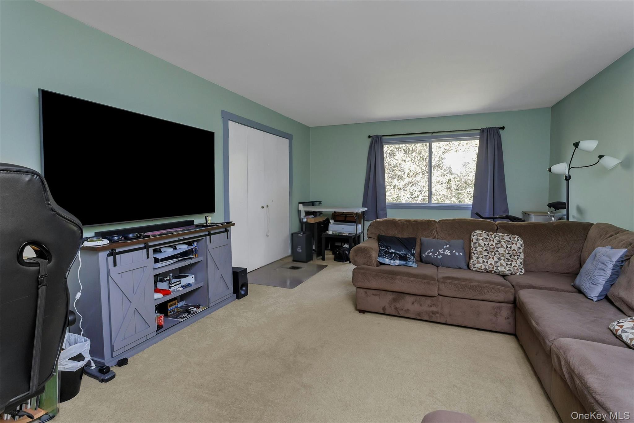 17 Cromwell Place # B, Mohegan Lake, NY 10547