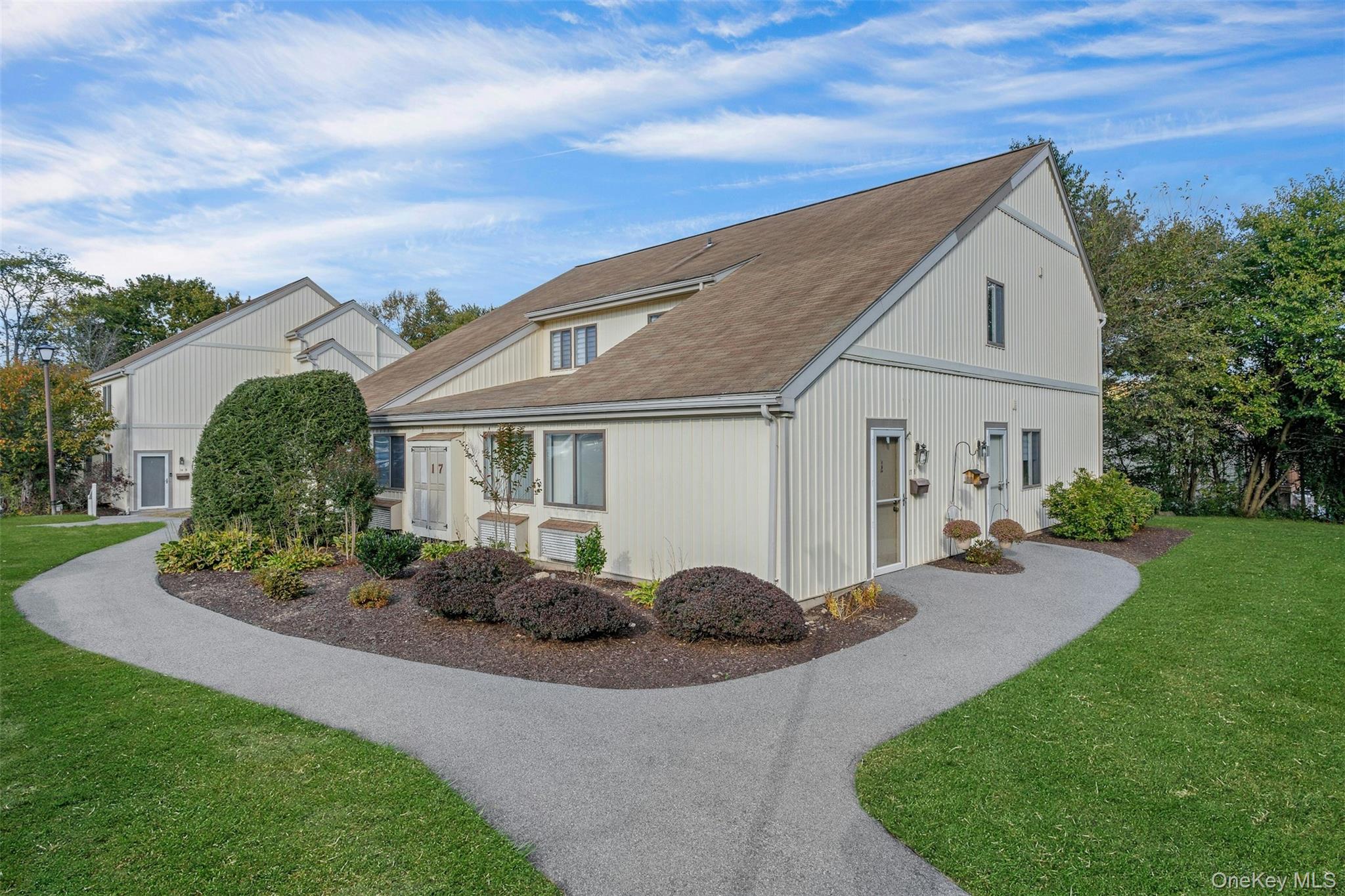 17 Cromwell Place # B, Mohegan Lake, NY 10547