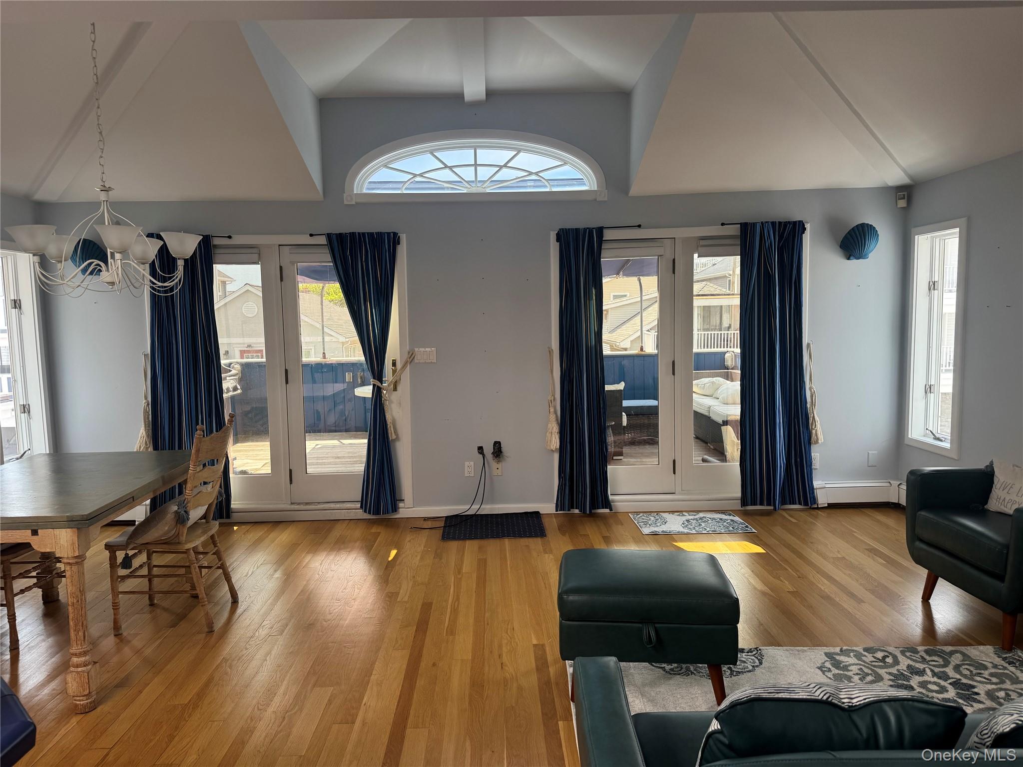 20 Illinois Avenue # Upper, Long Beach, NY 11561