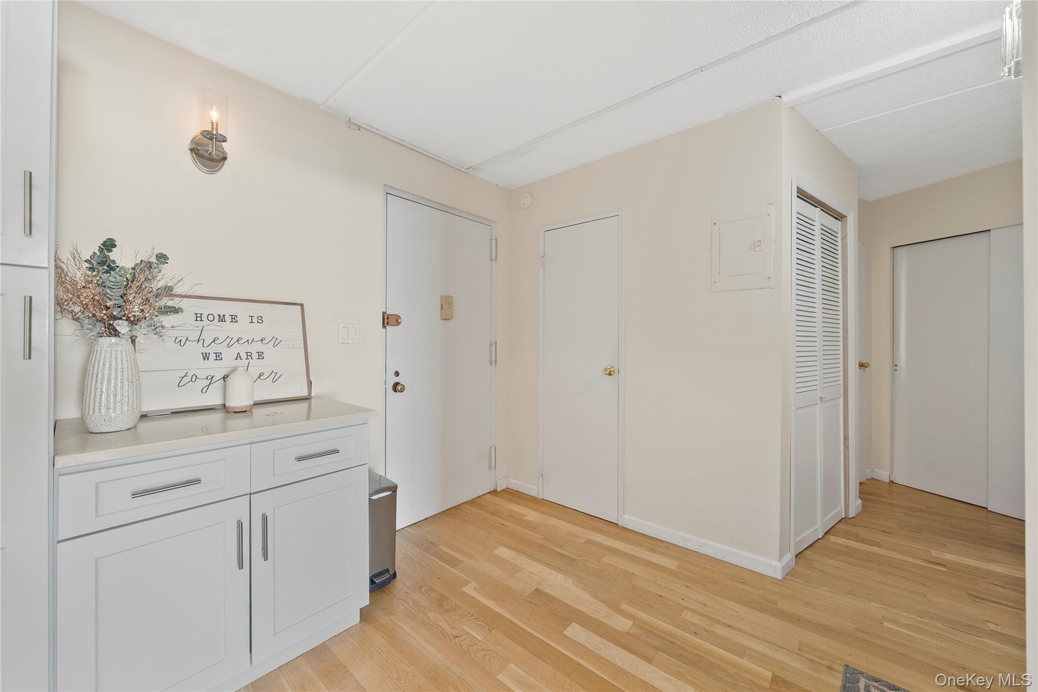 135 Post Avenue # 6O, Westbury, NY 11590