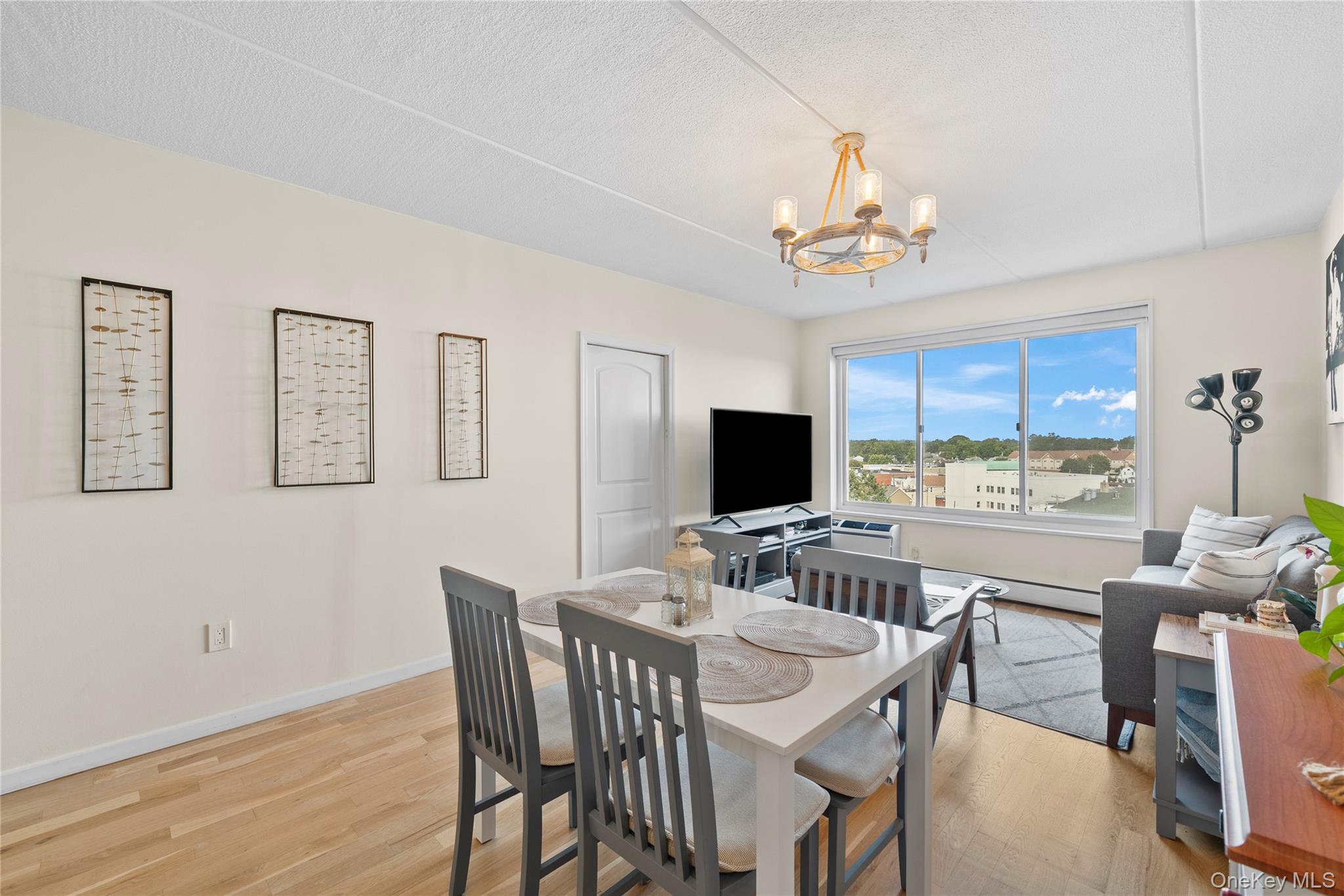 135 Post Avenue # 6O, Westbury, NY 11590