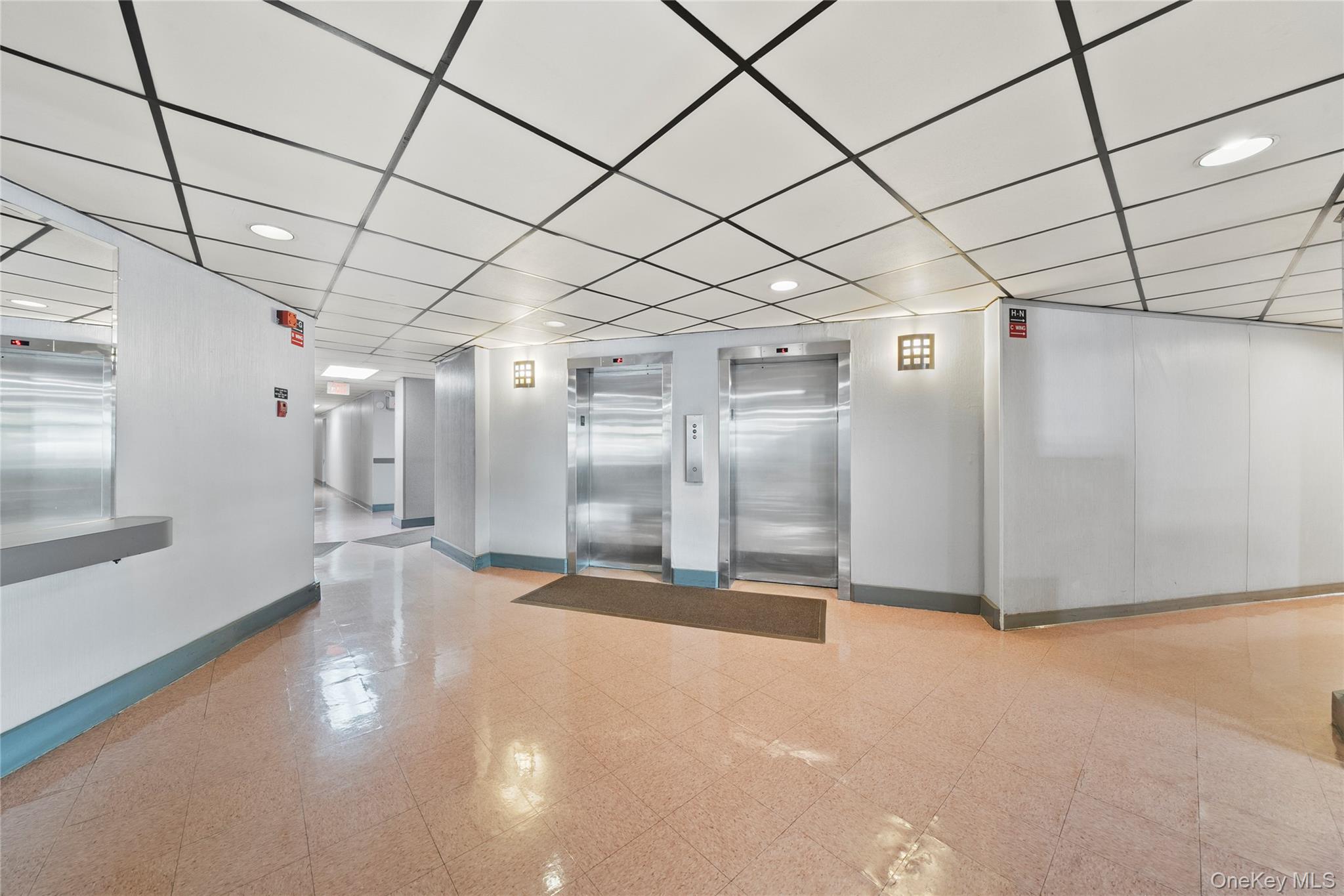 135 Post Avenue # 6O, Westbury, NY 11590